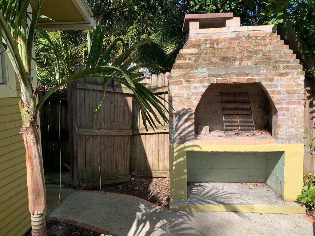 LAKE WORTH TOWN OF - Residential Income
