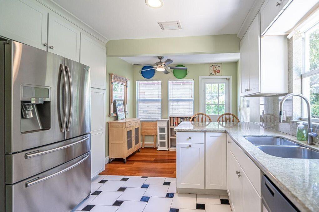 LAKE WORTH TOWN OF - Residential Income