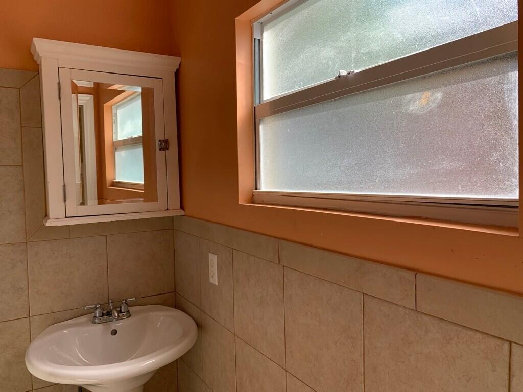 LAKE WORTH TOWN OF - Residential Income