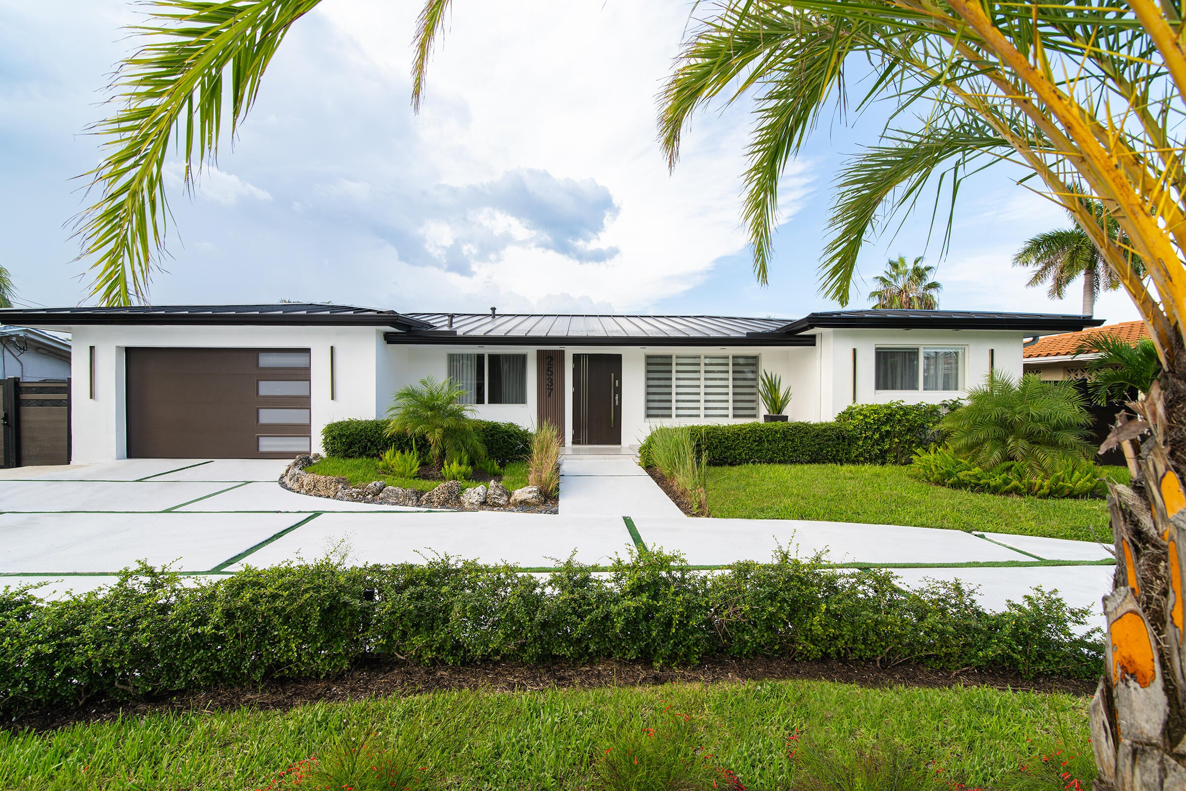 2537 SE 10TH Court