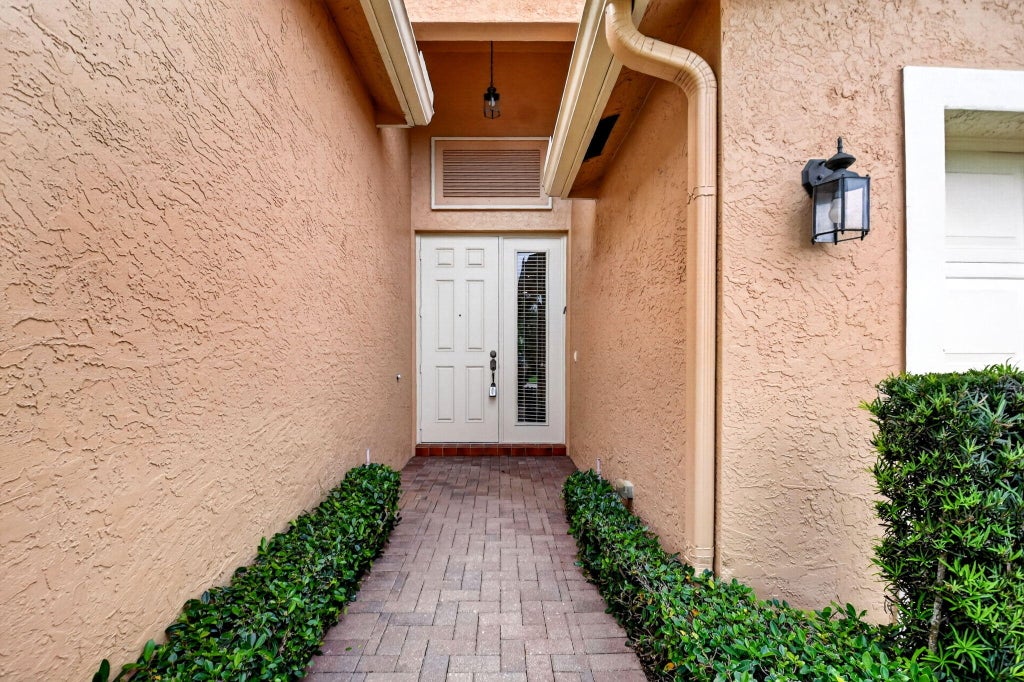Photo of 9177 Meridian View Isle, Boynton Beach, FL 33473 (MLS # B26011722)