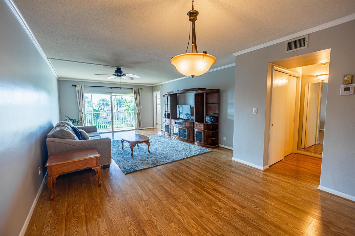 Hawthorne Bay Condo - Residential