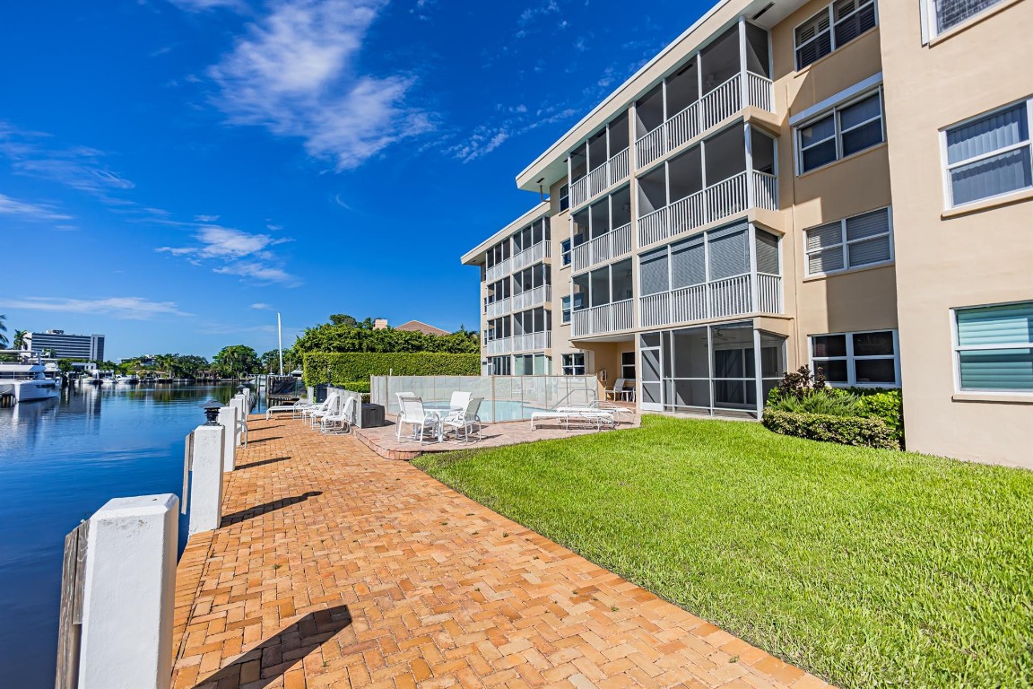 Hawthorne Bay Condo - Residential