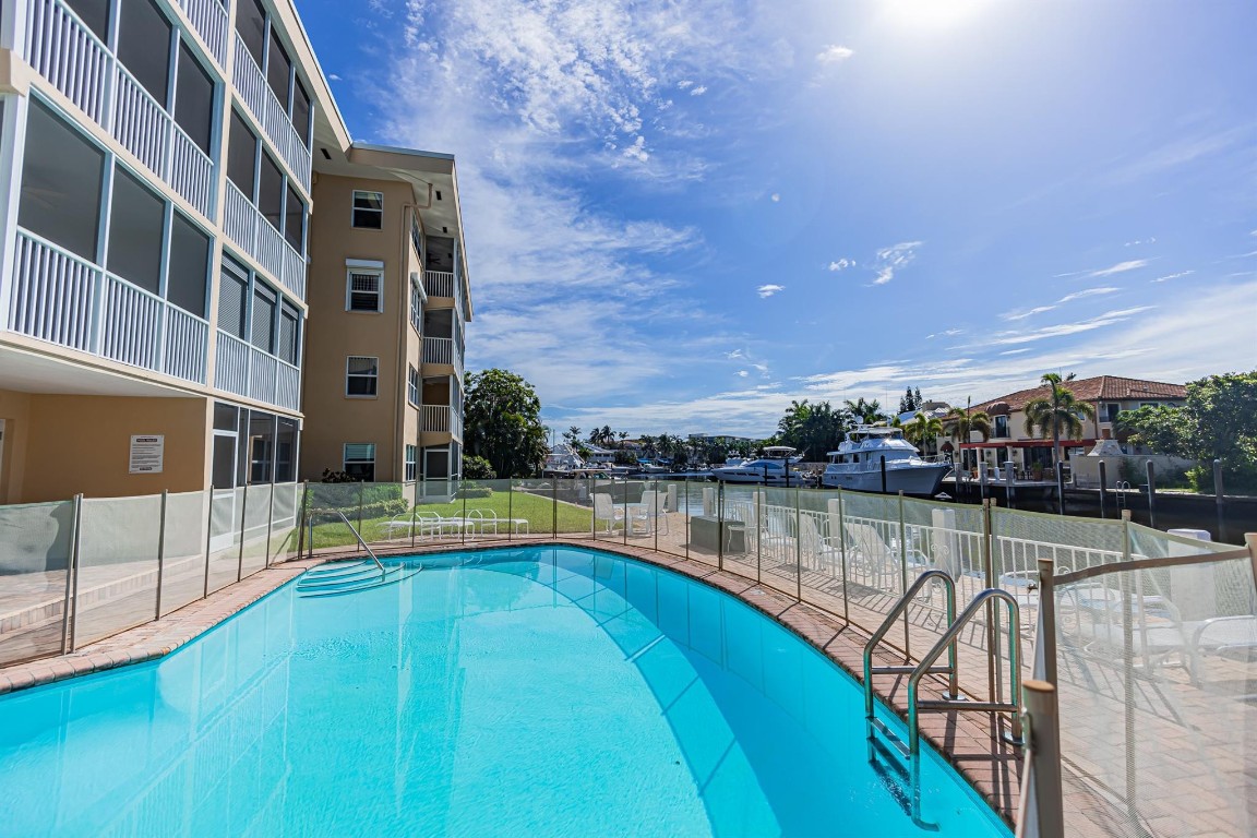 Hawthorne Bay Condo - Residential