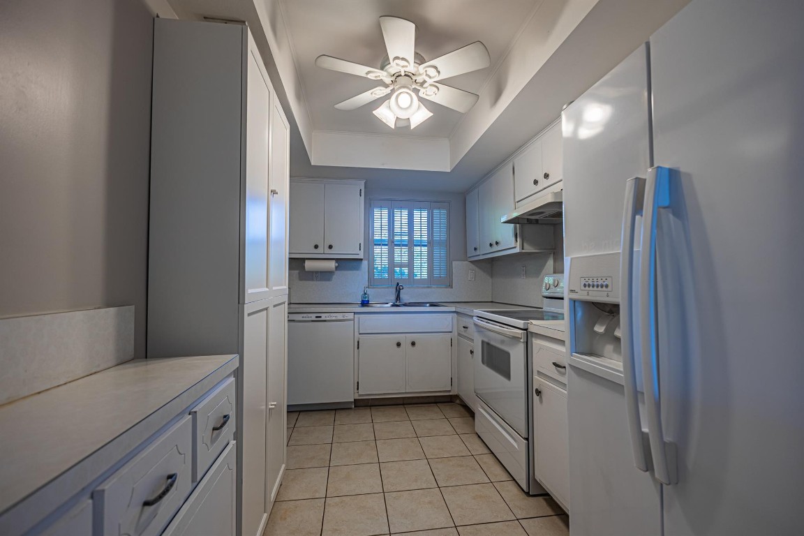 Hawthorne Bay Condo - Residential