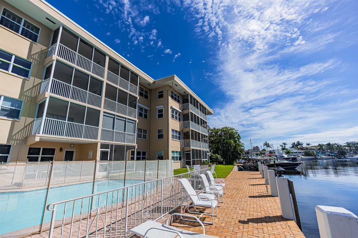Hawthorne Bay Condo - Residential