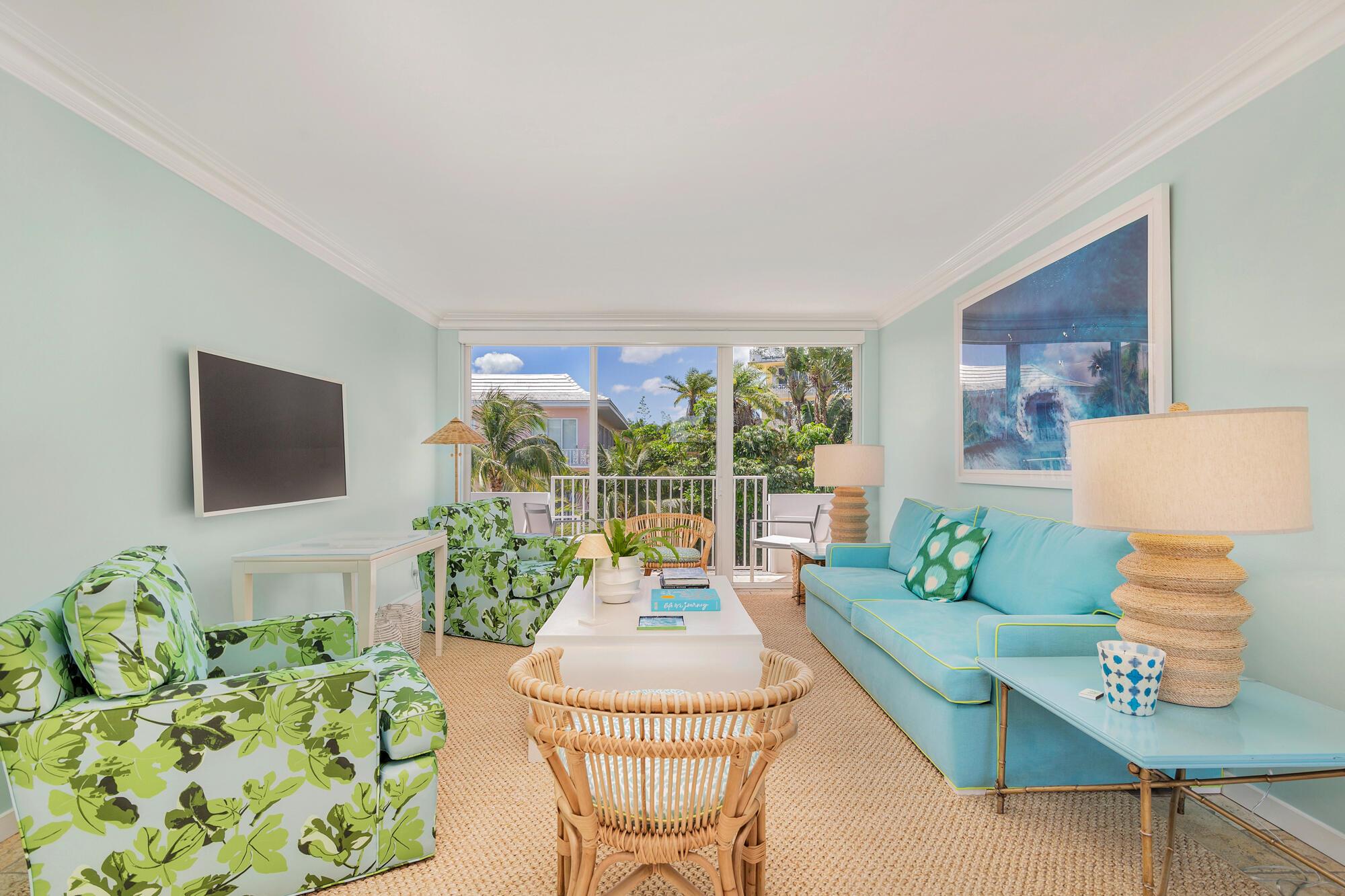 The perfectly placed pied-a-terre. 401 Peruvian sits at the corner of Cocoanut Row and Peruvian Ave, just steps to Worth Avenue and the Town Docks. A worry-free one bedroom/one bath that has just gotten a cheery refresh by it's owner, a nationally renowned decorator. Owners are willing to accept a sort height-of-season lease. Available for just 2 months - January and February 2026. Looking for a fun in-town getaway from Wellington or Hobe Sound? This is your spot!