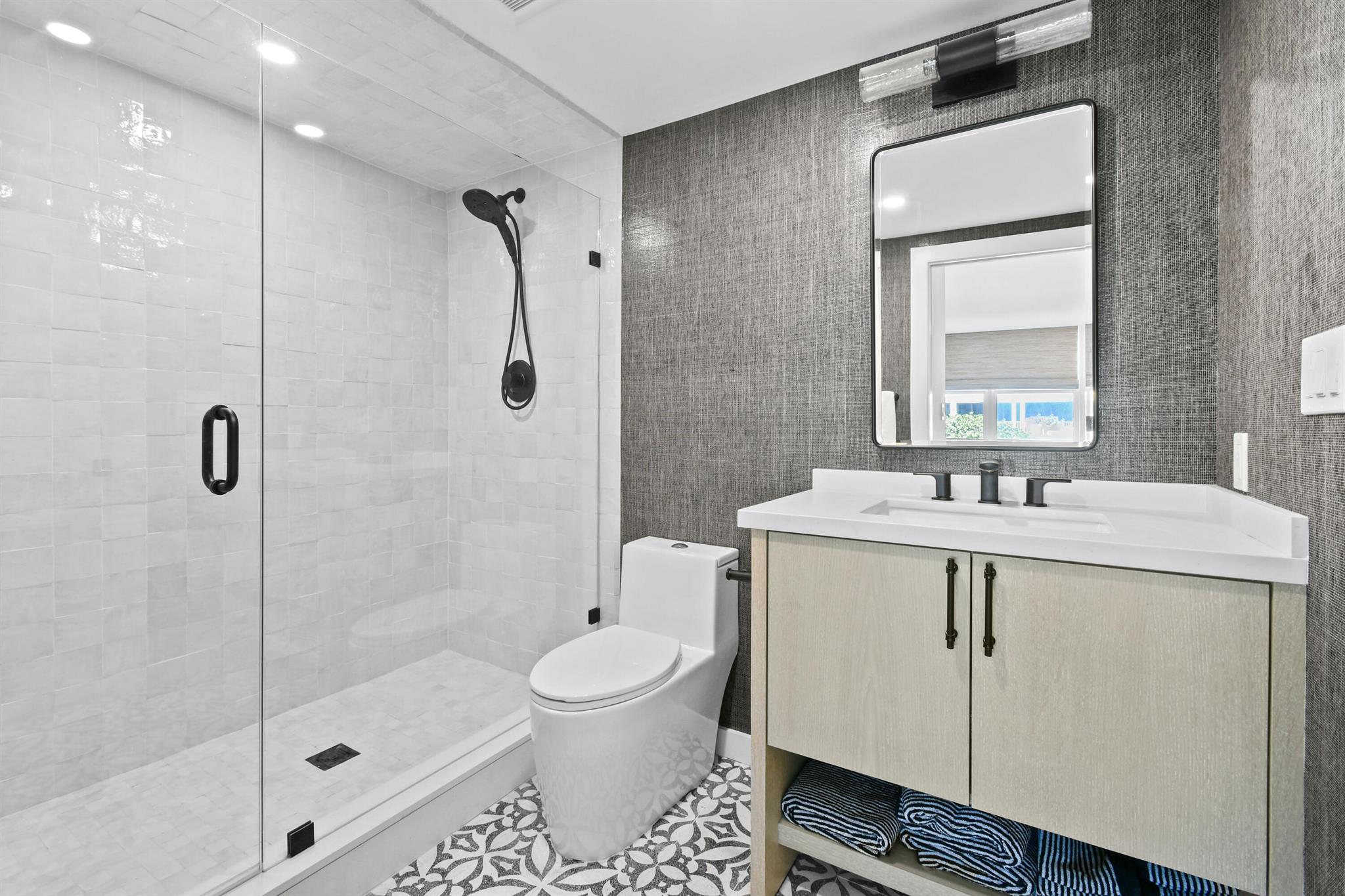 TWENTY TWO NINETY FIVE SO - Residential