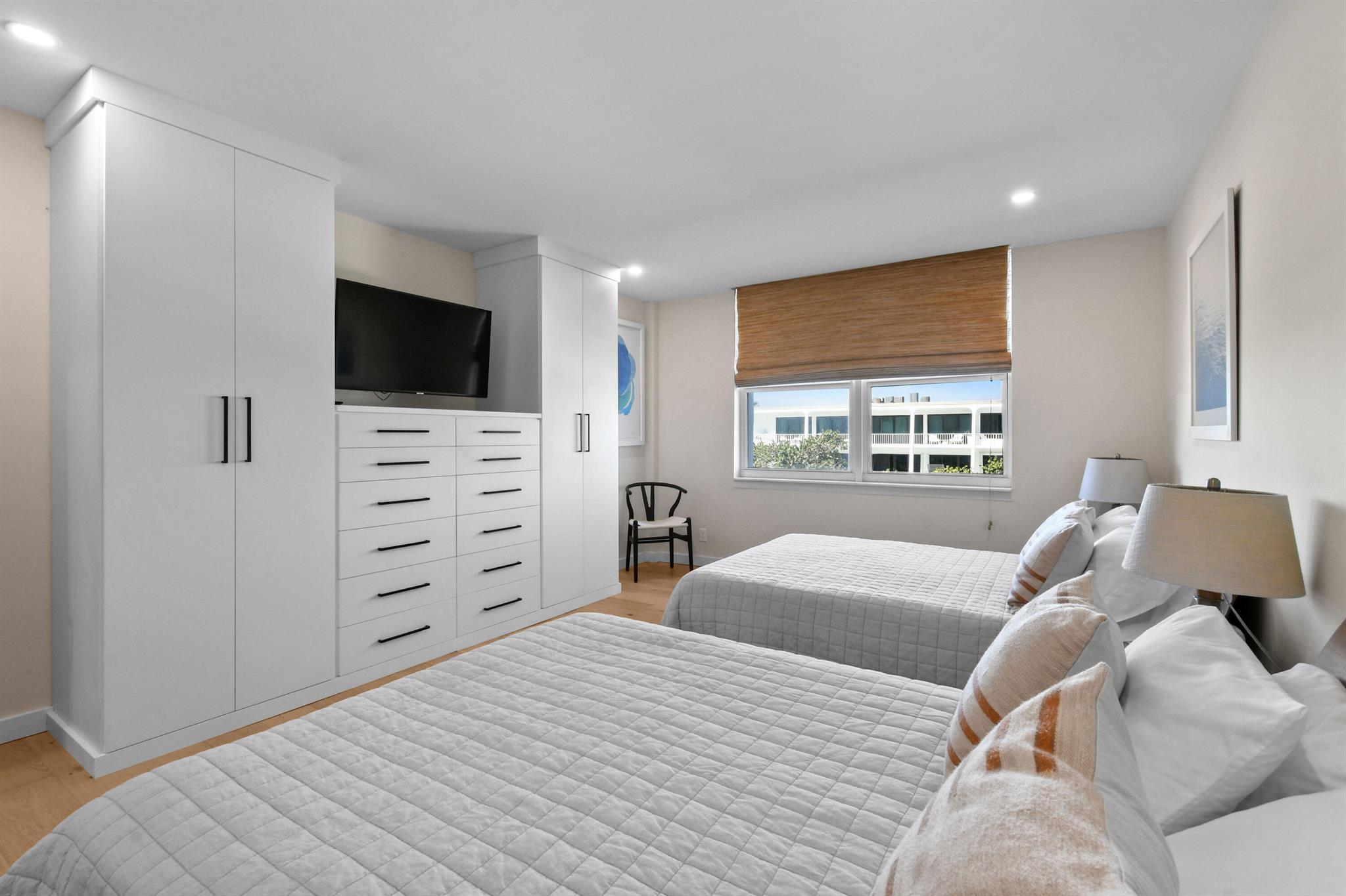 TWENTY TWO NINETY FIVE SO - Residential