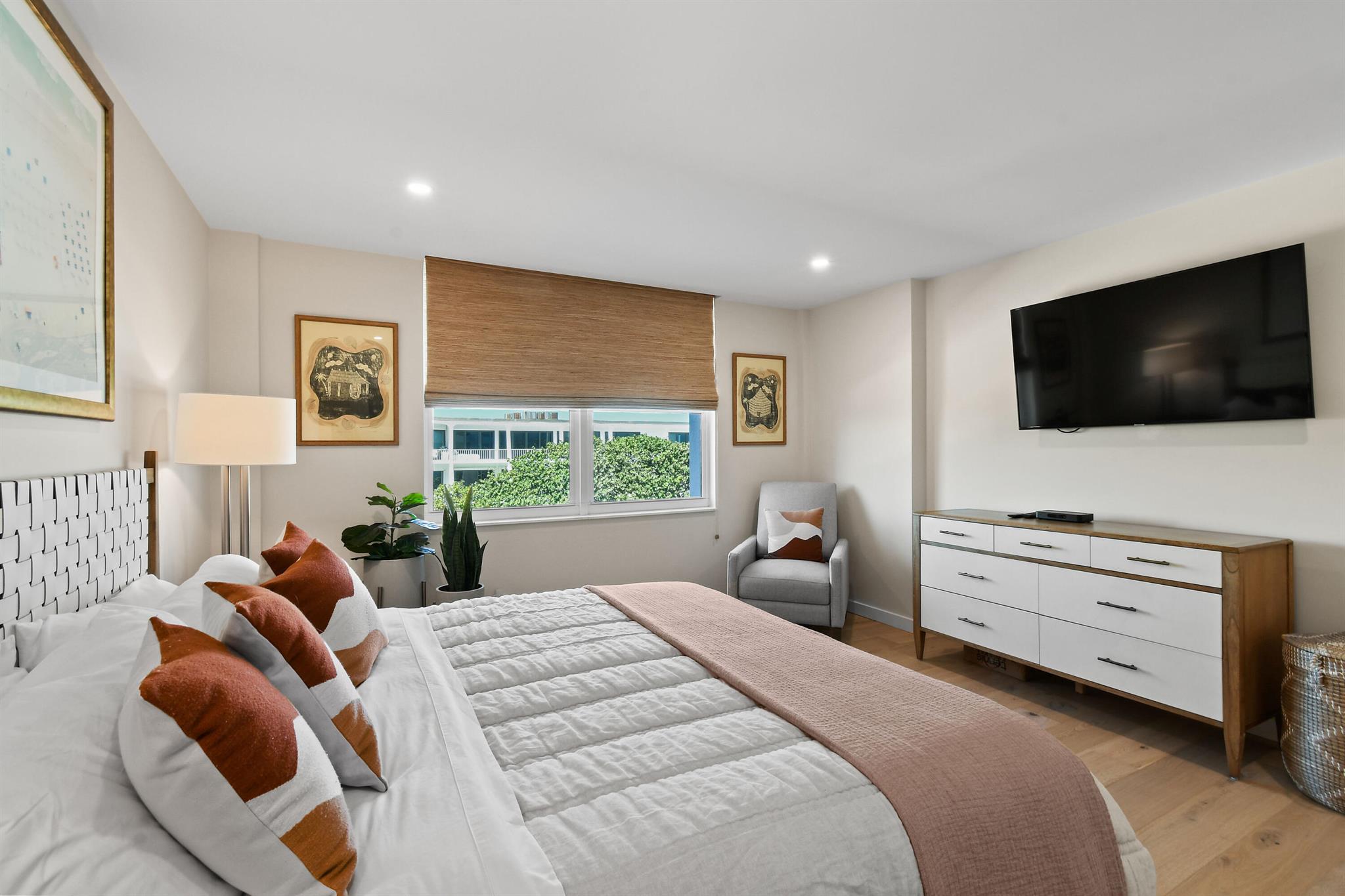 TWENTY TWO NINETY FIVE SO - Residential