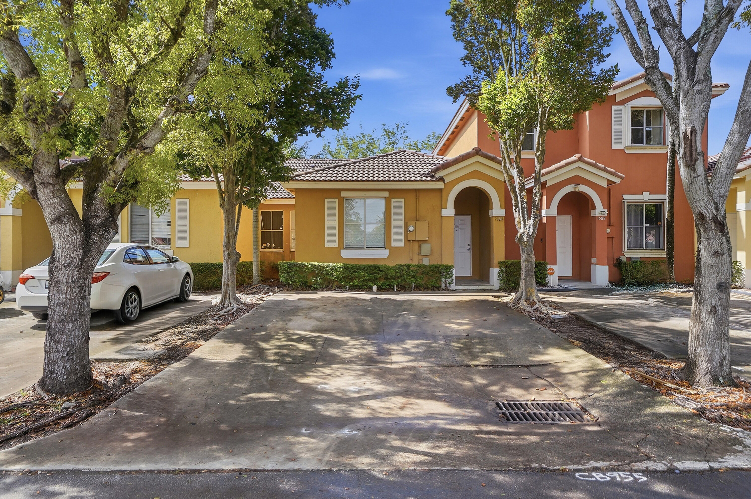 MOWRY VILLAS - Residential