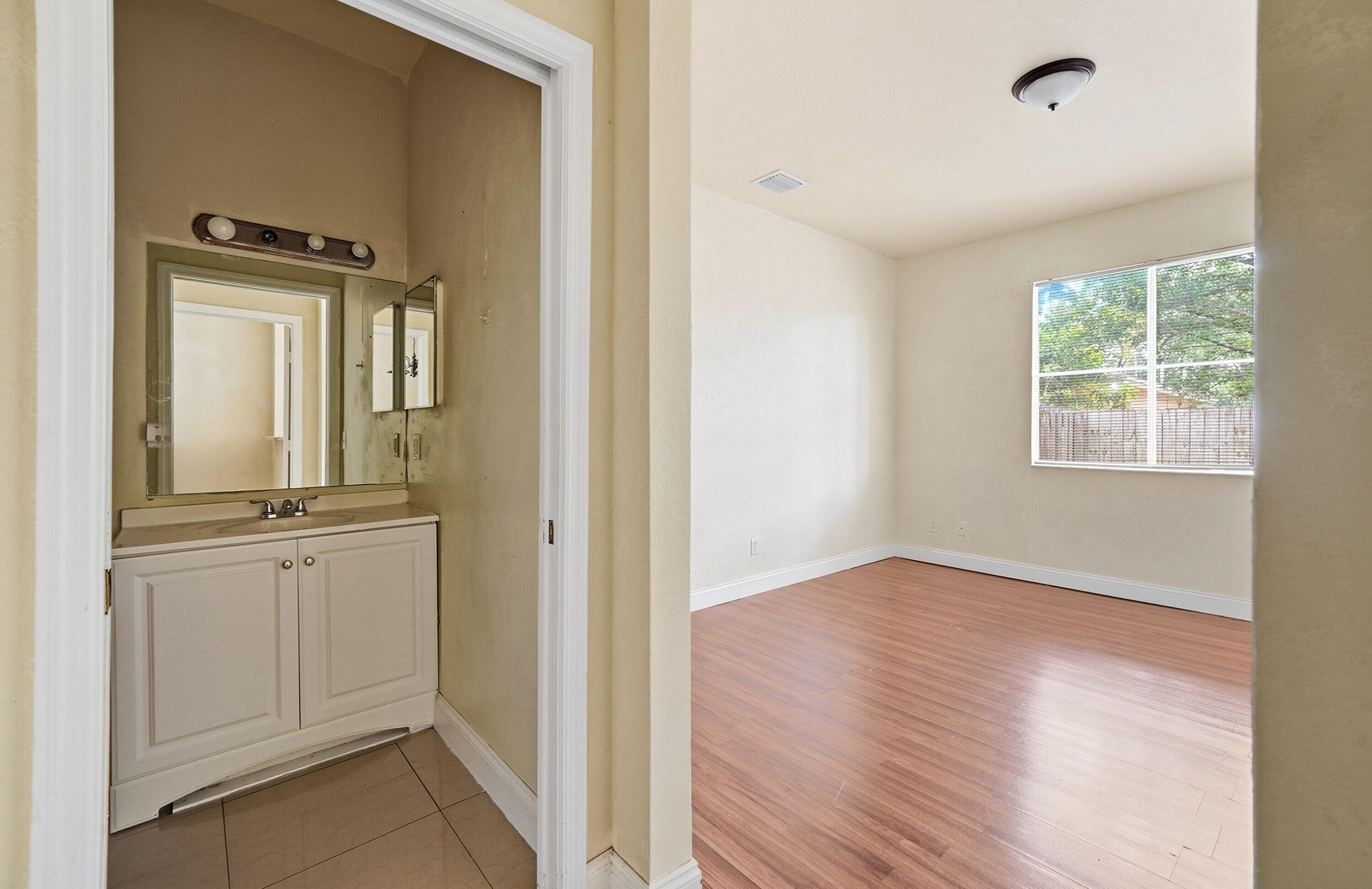 MOWRY VILLAS - Residential