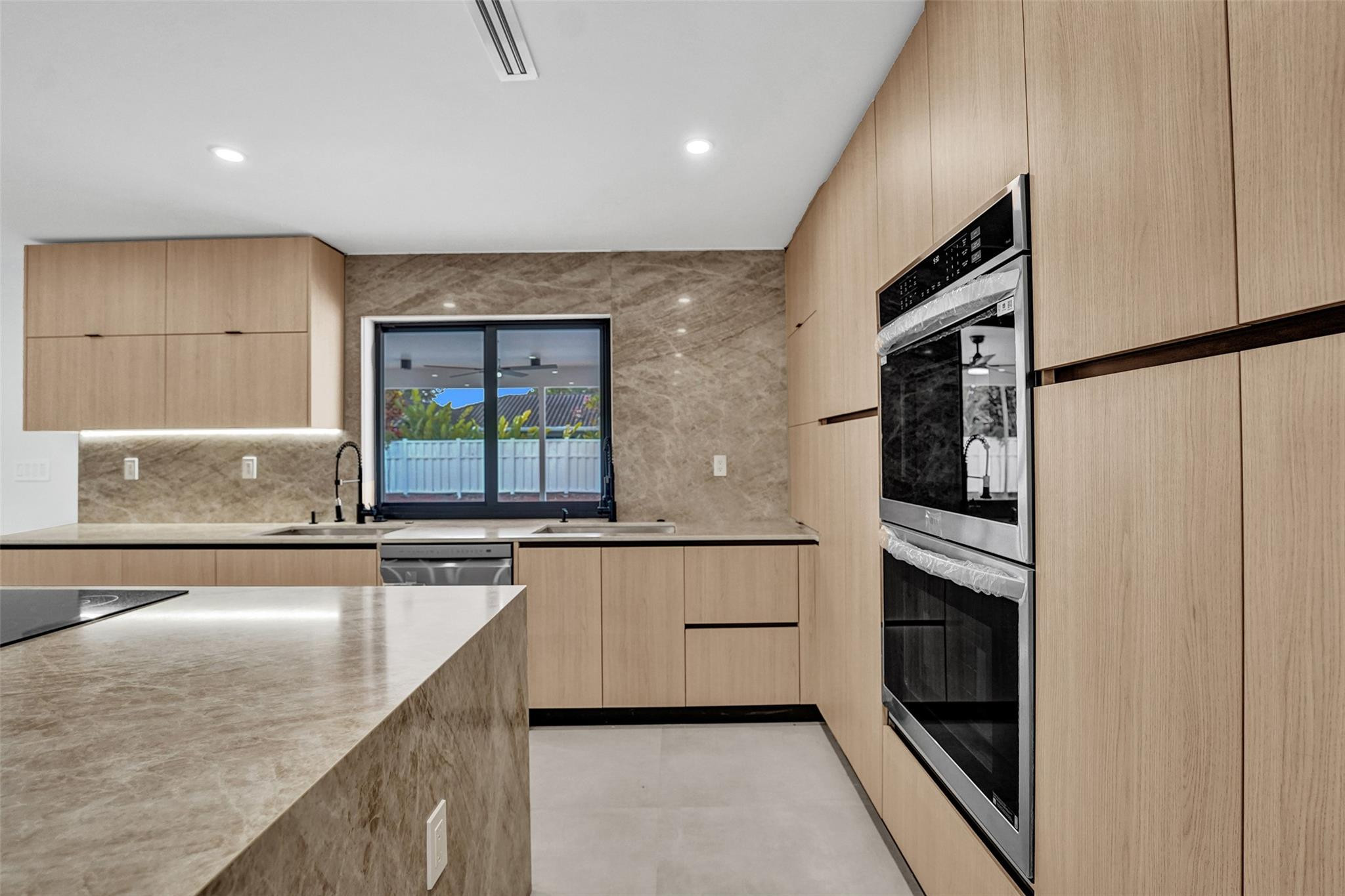 EMERALD HILLS - Residential