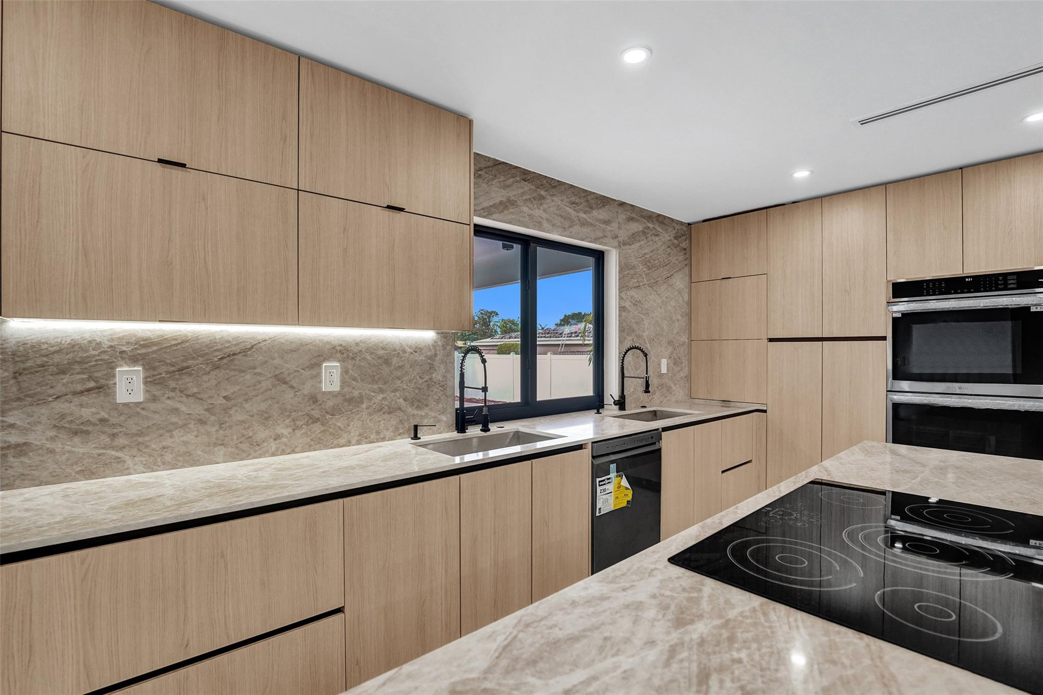 EMERALD HILLS - Residential