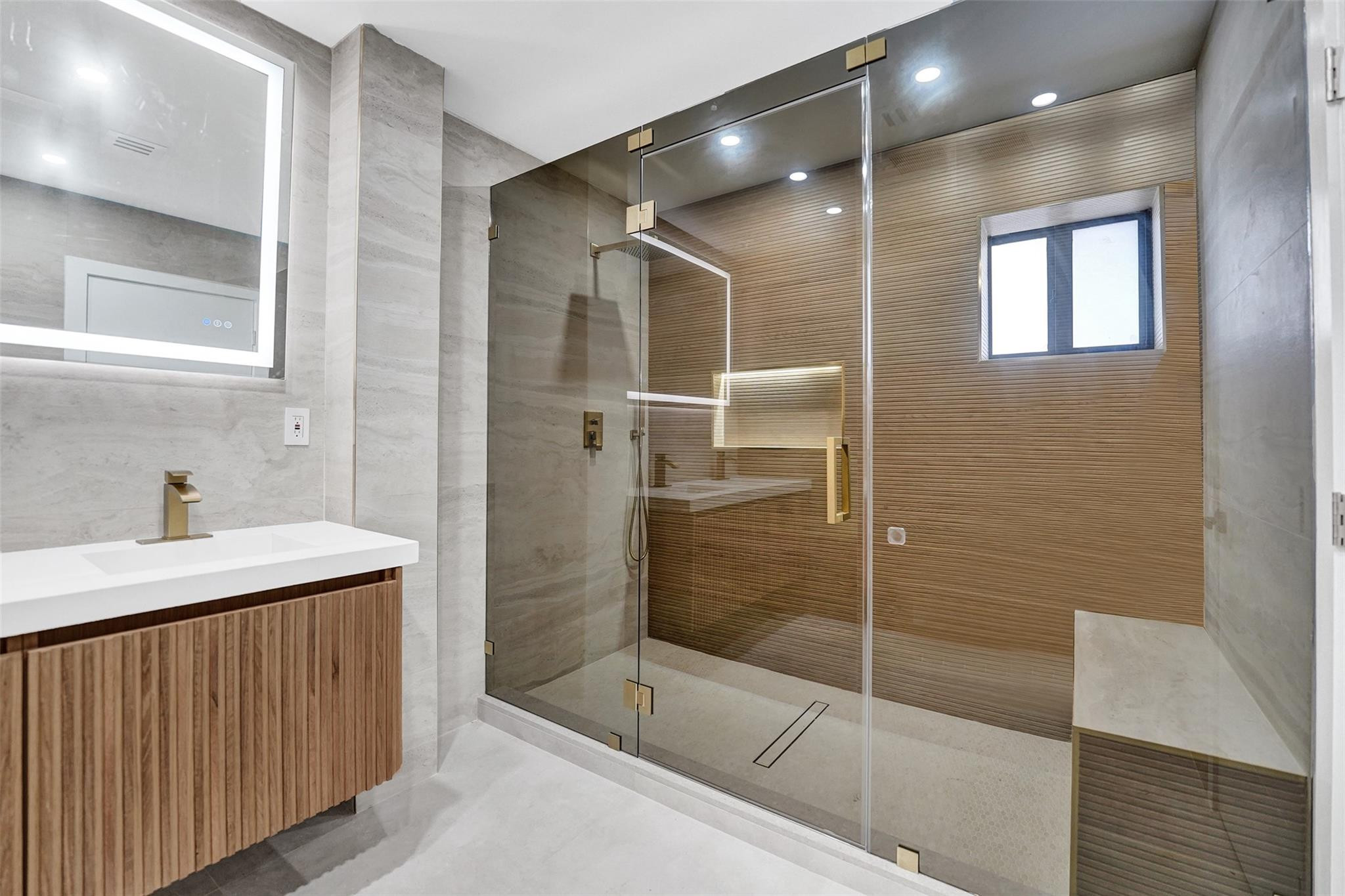 EMERALD HILLS - Residential