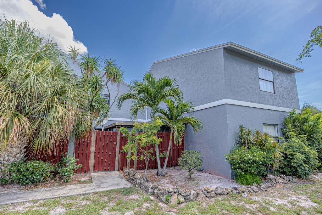 Photo of 7 CROSSINGS Circle #C, Boynton Beach, FL 33435 (MLS # B26064962)