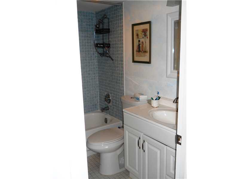 ORIOLE GOLF & TENNIS 1 - Residential