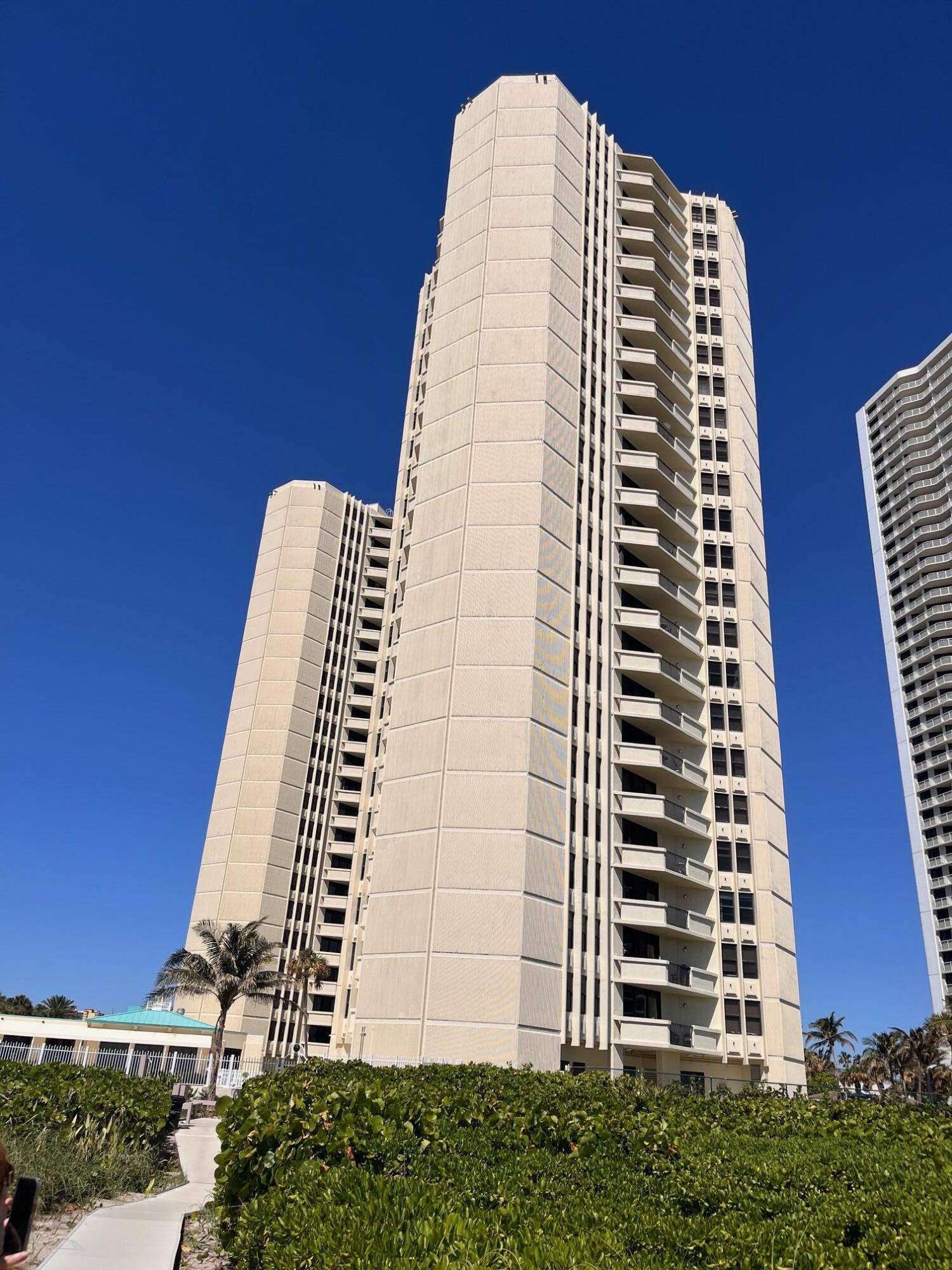 2800 N Ocean Drive A12b