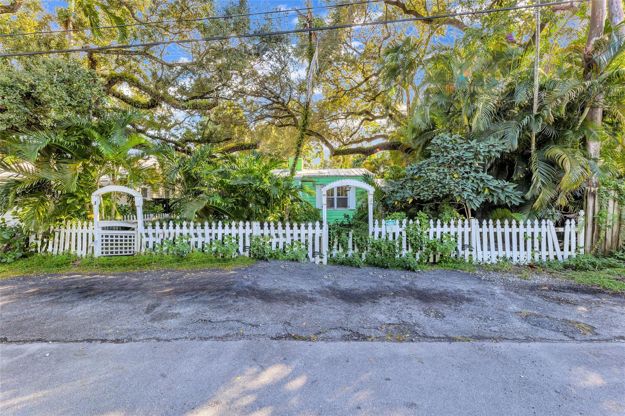 Bryan Sub Blk 64 Ft Laud - Residential