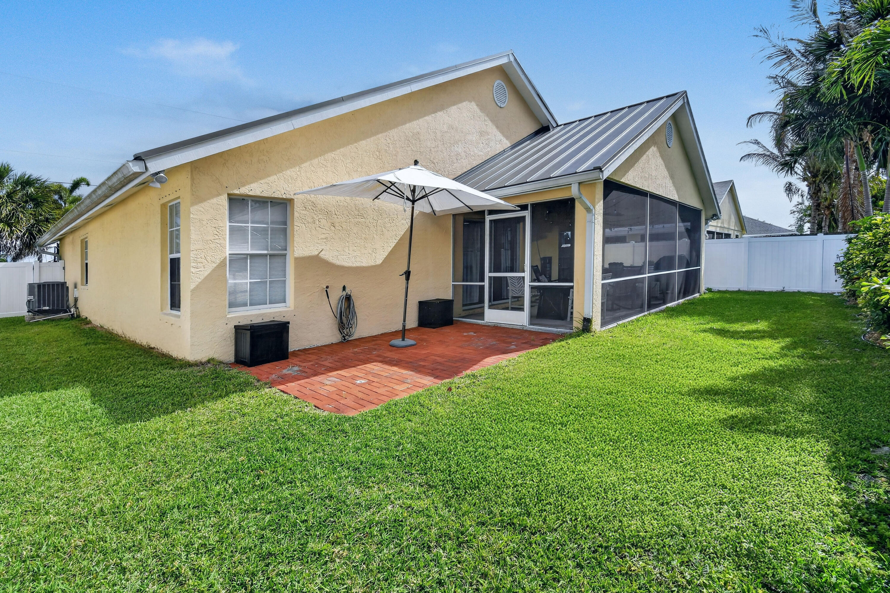 NORTH PALM BEACH HEIGHTS - Residential