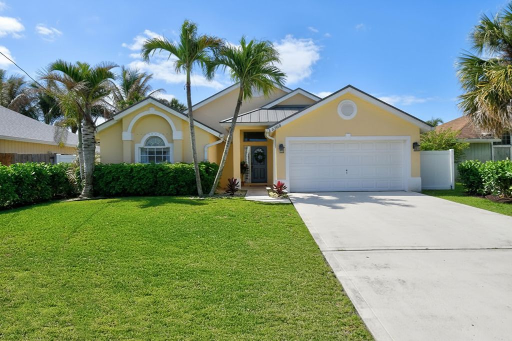 Photo of 6366 Barbara Street, Jupiter, FL 33458 (MLS # B26017044)