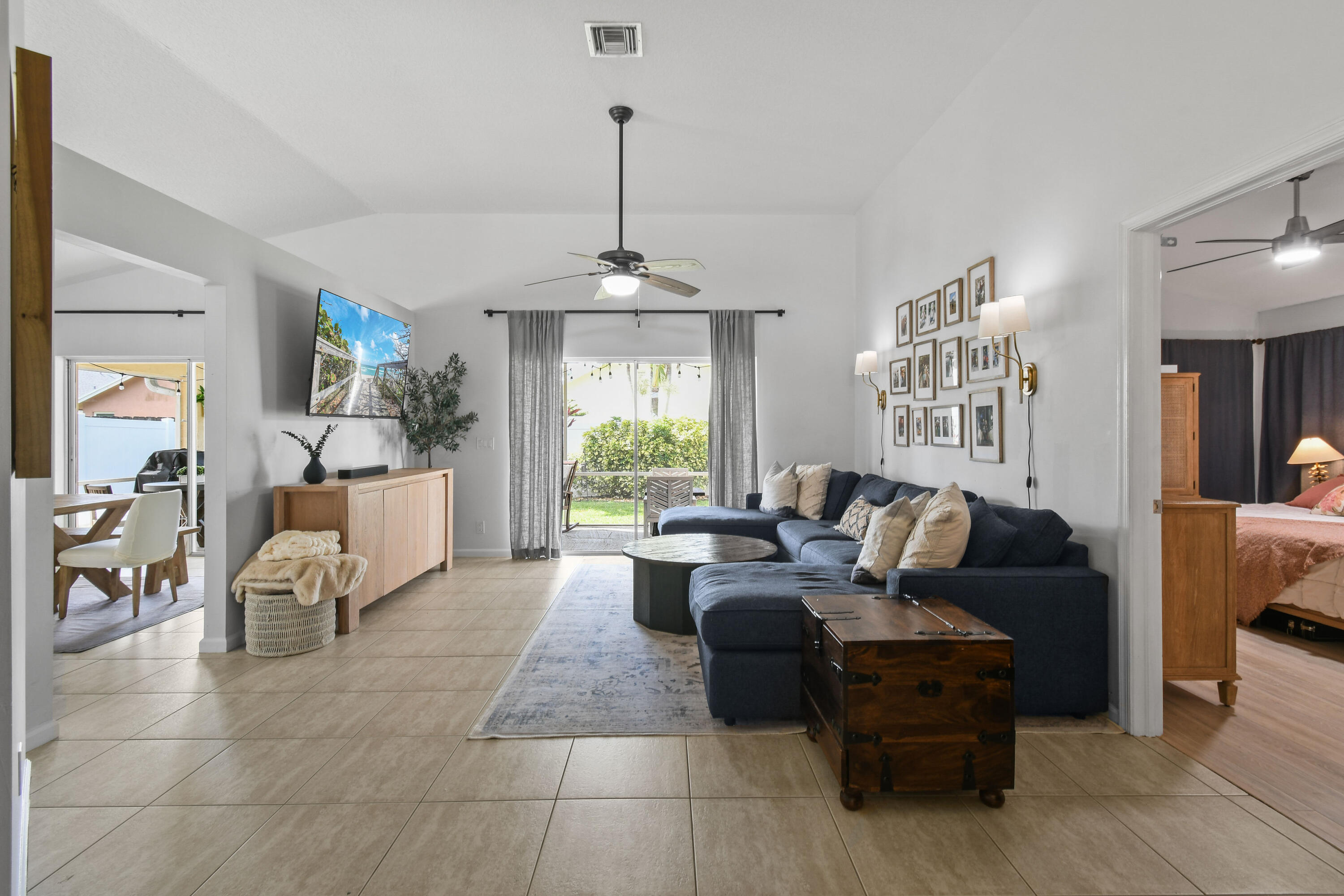 NORTH PALM BEACH HEIGHTS - Residential