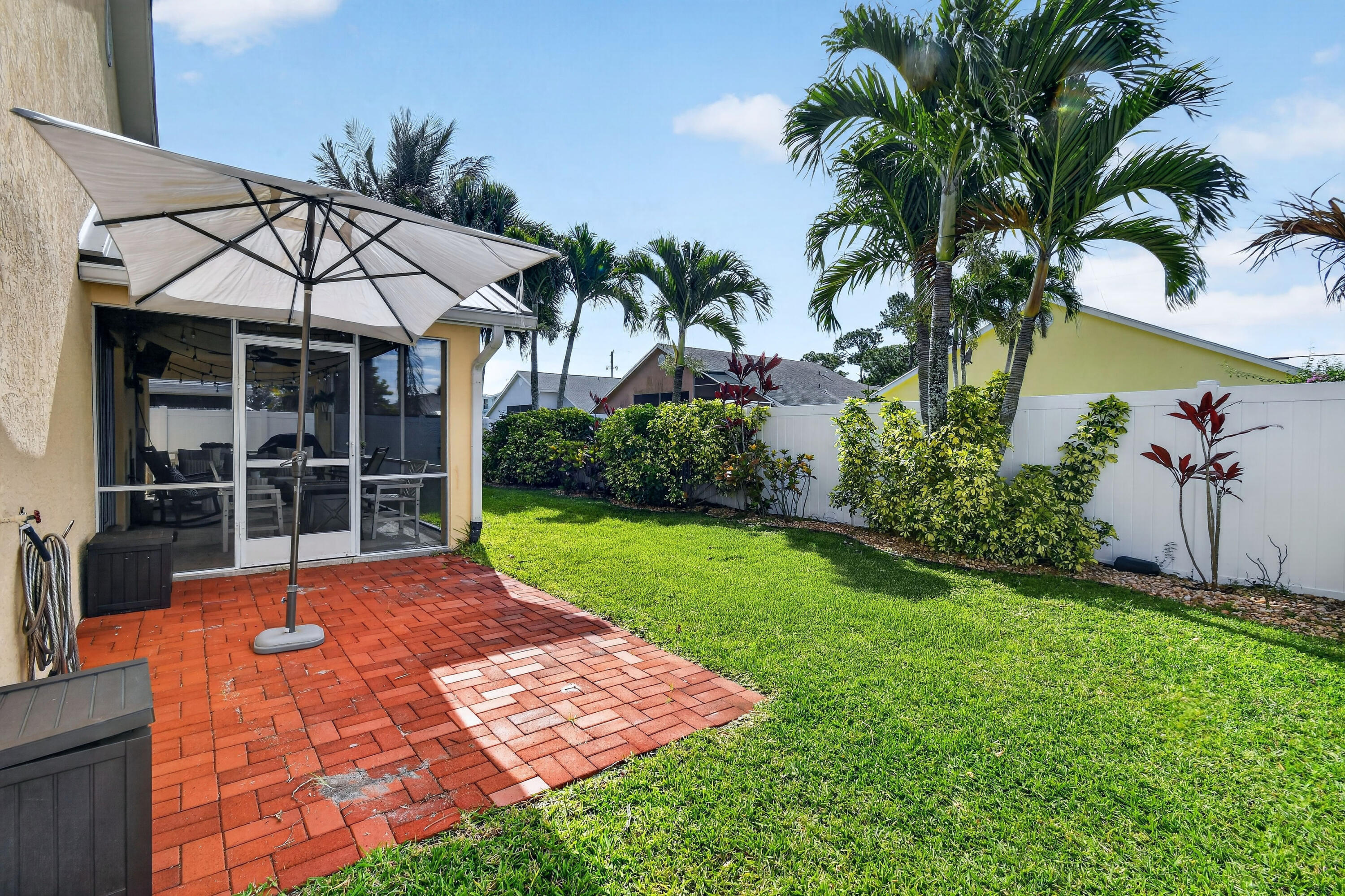 NORTH PALM BEACH HEIGHTS - Residential