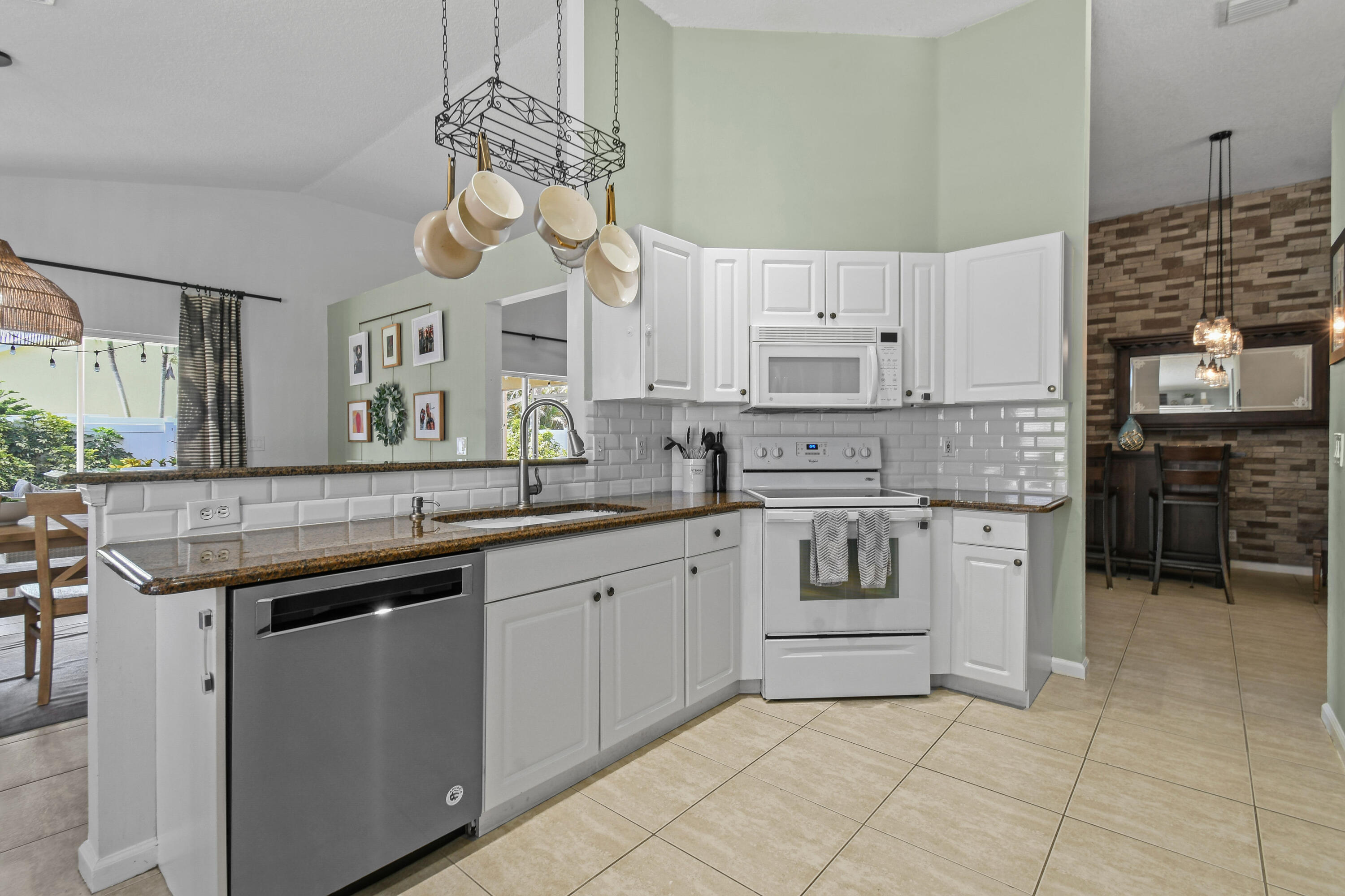 NORTH PALM BEACH HEIGHTS - Residential