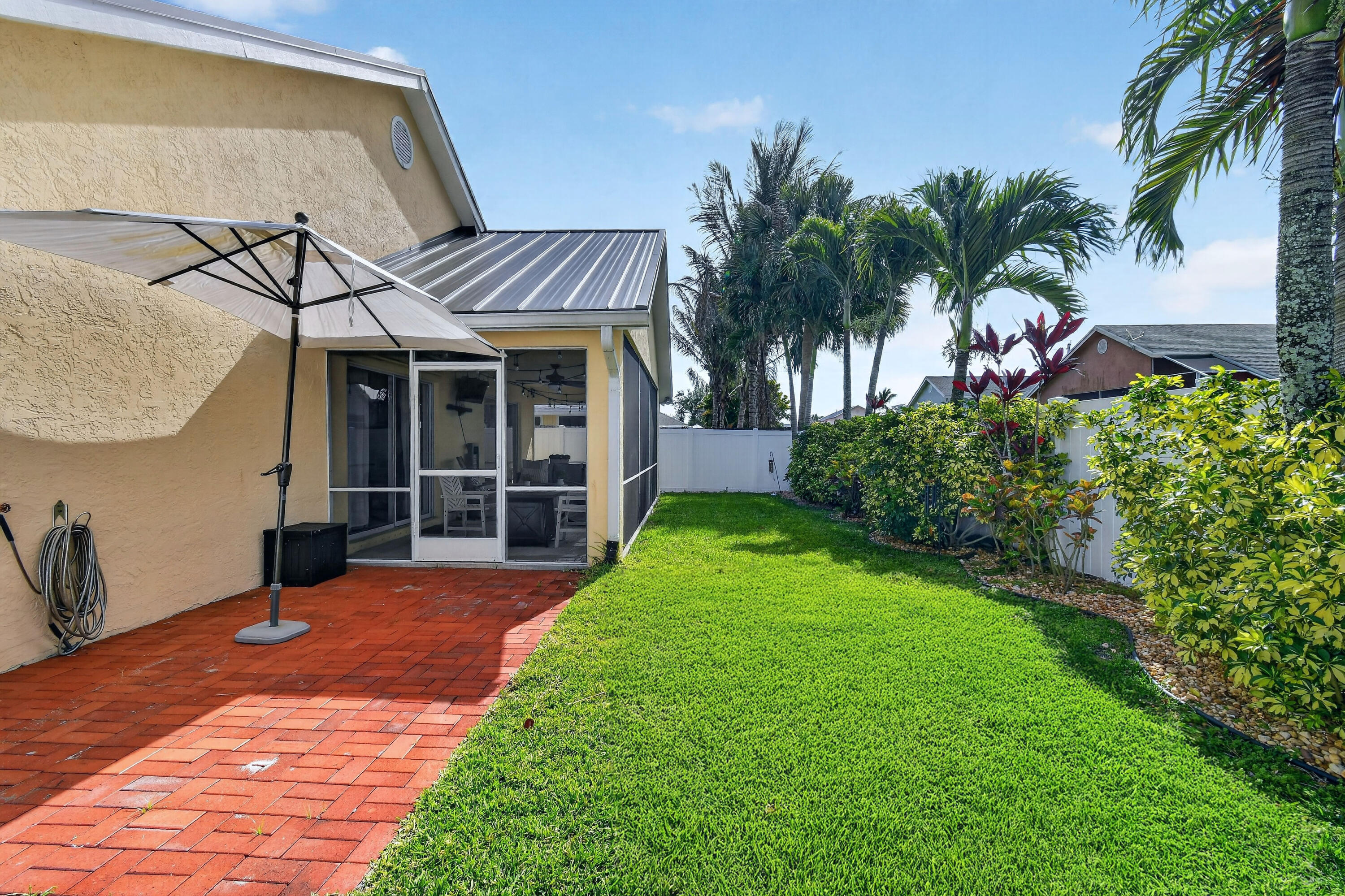 NORTH PALM BEACH HEIGHTS - Residential