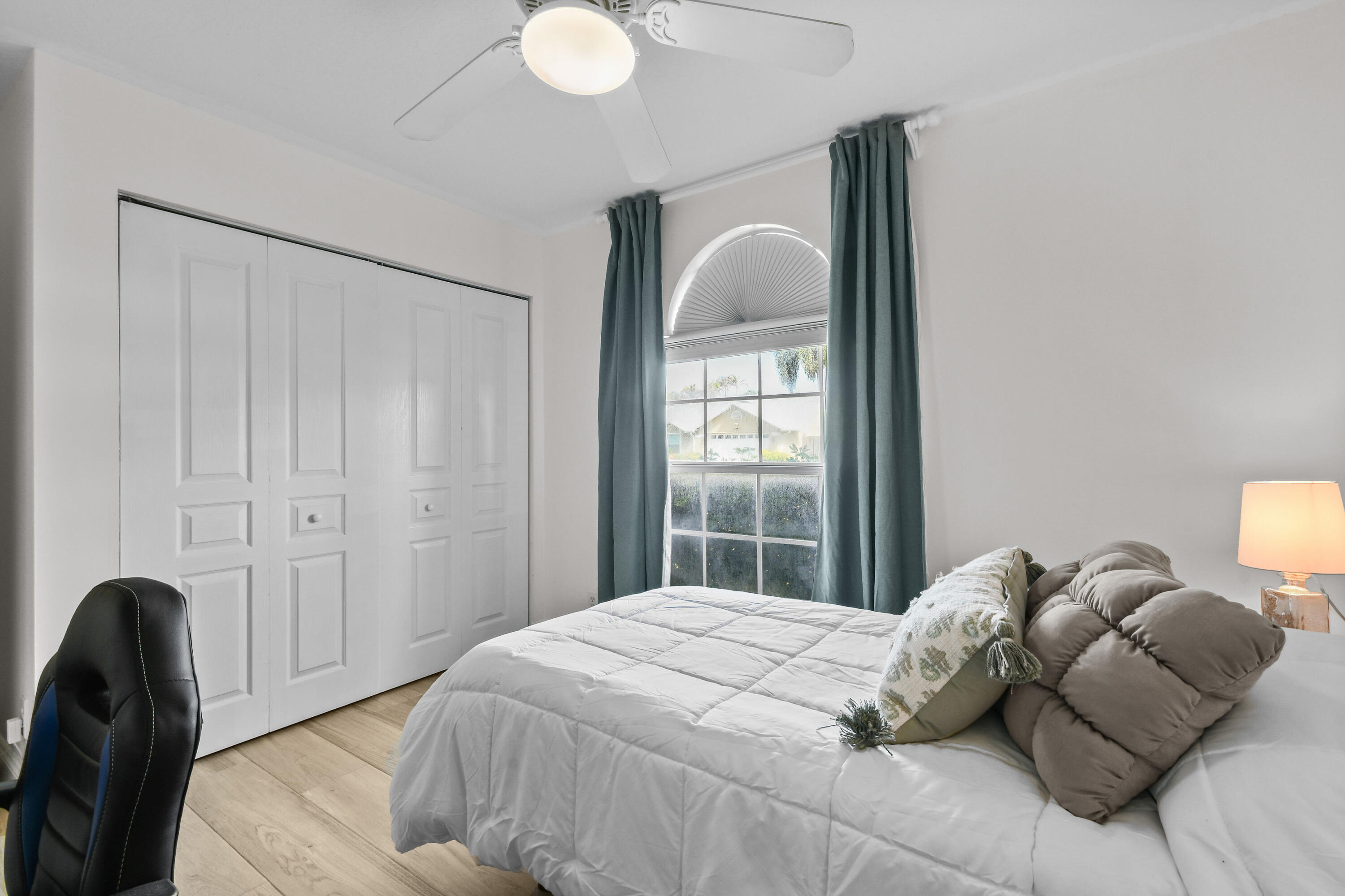 NORTH PALM BEACH HEIGHTS - Residential