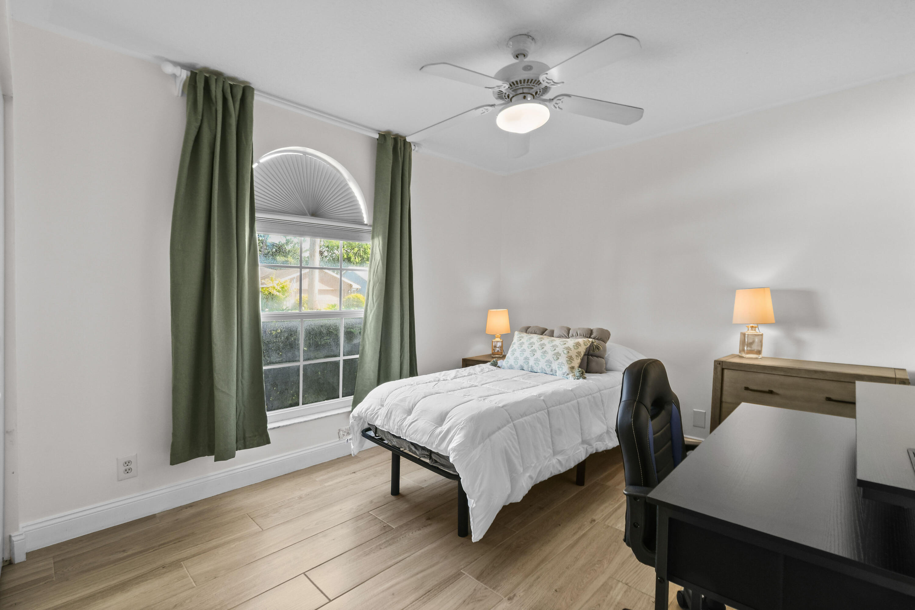 NORTH PALM BEACH HEIGHTS - Residential