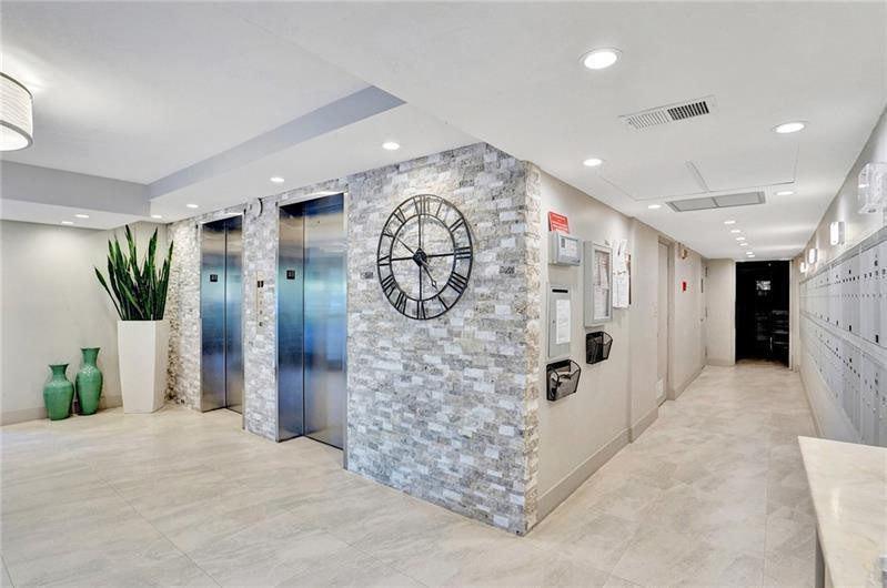 PALM-AIRE COUNTRY CLUB - Residential