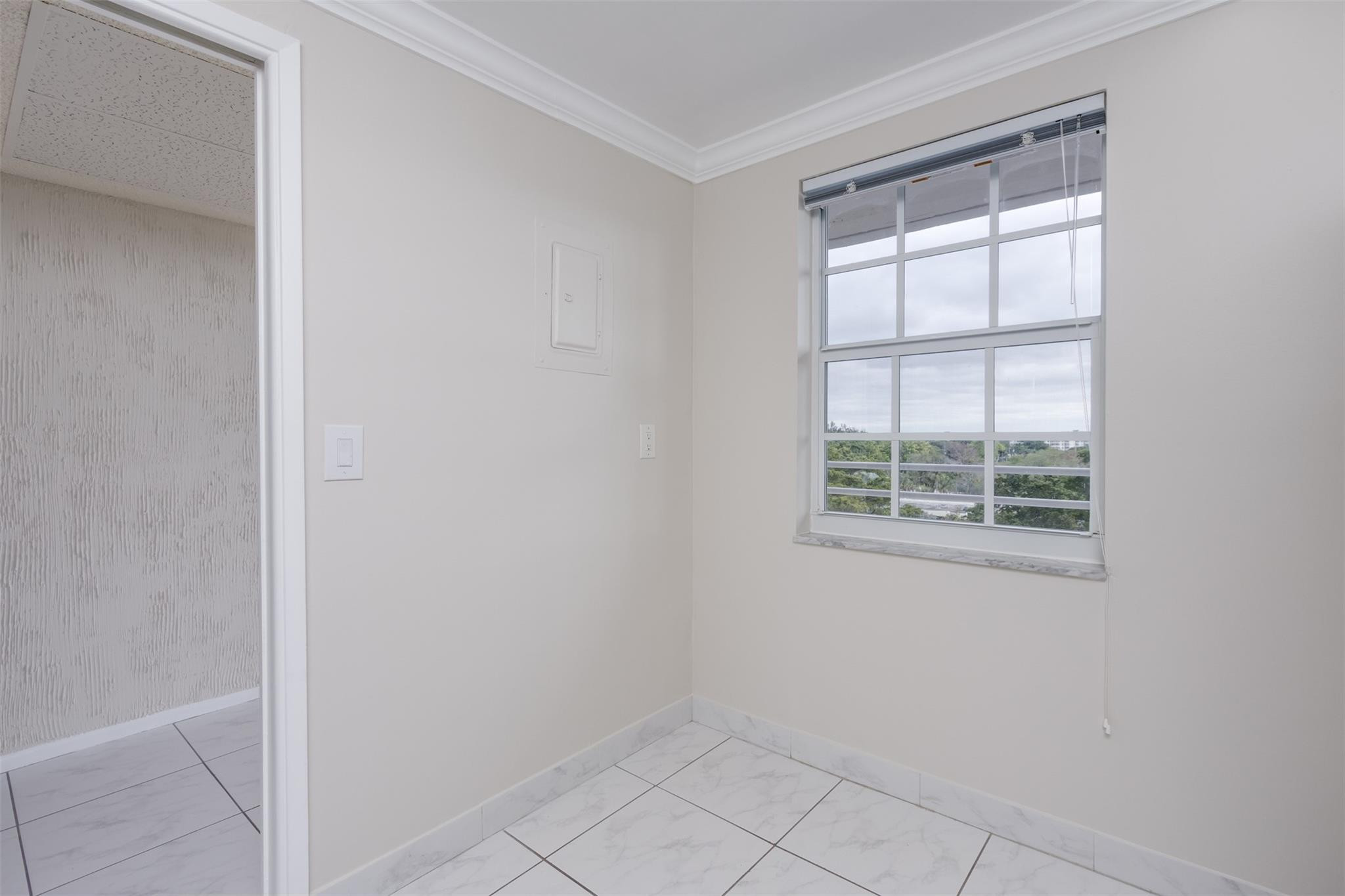 PALM-AIRE COUNTRY CLUB - Residential