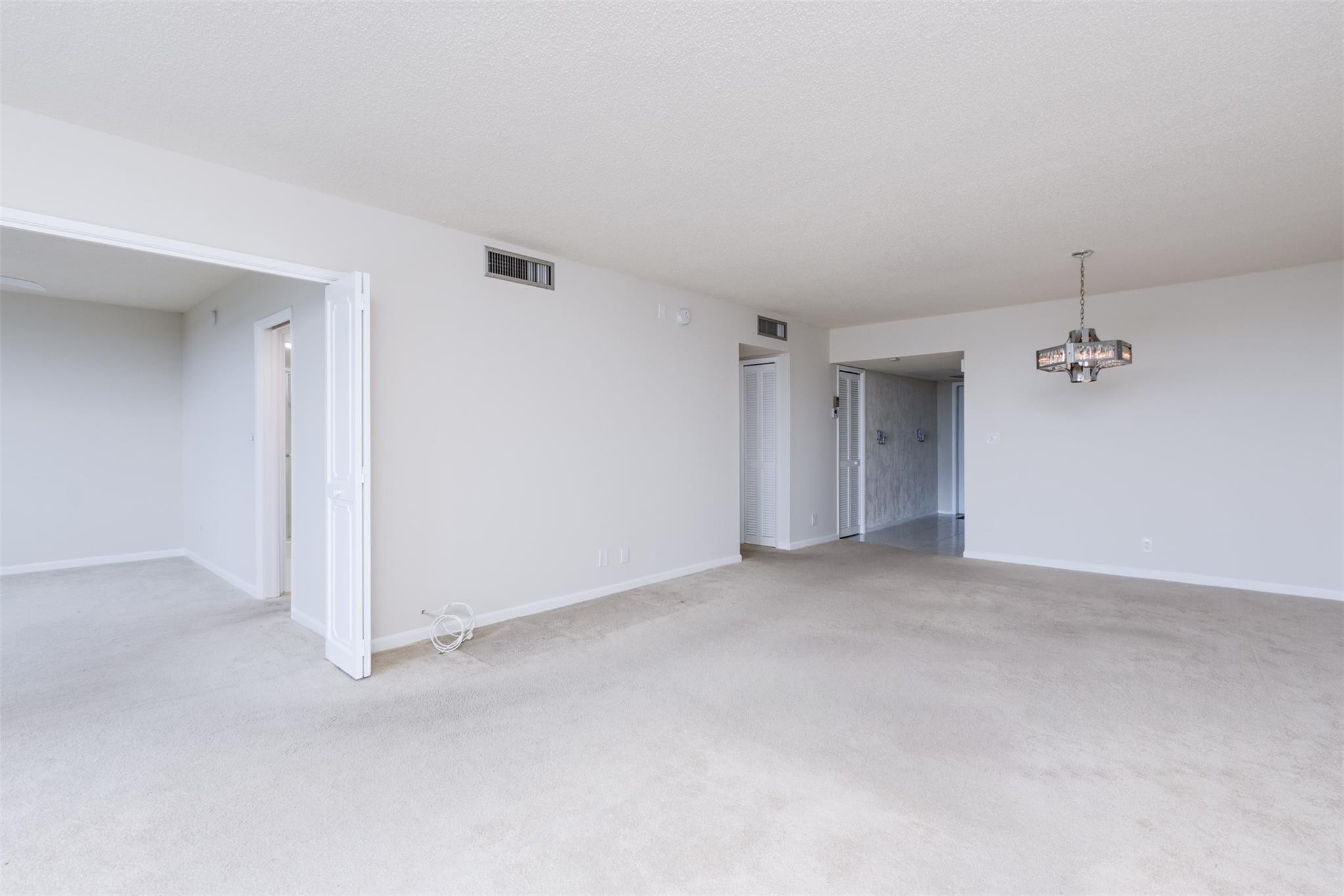 PALM-AIRE COUNTRY CLUB - Residential