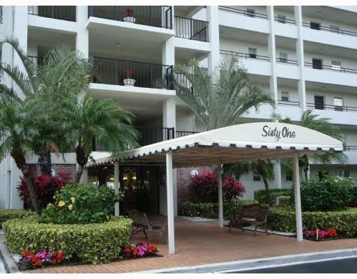 PALM-AIRE COUNTRY CLUB - Residential