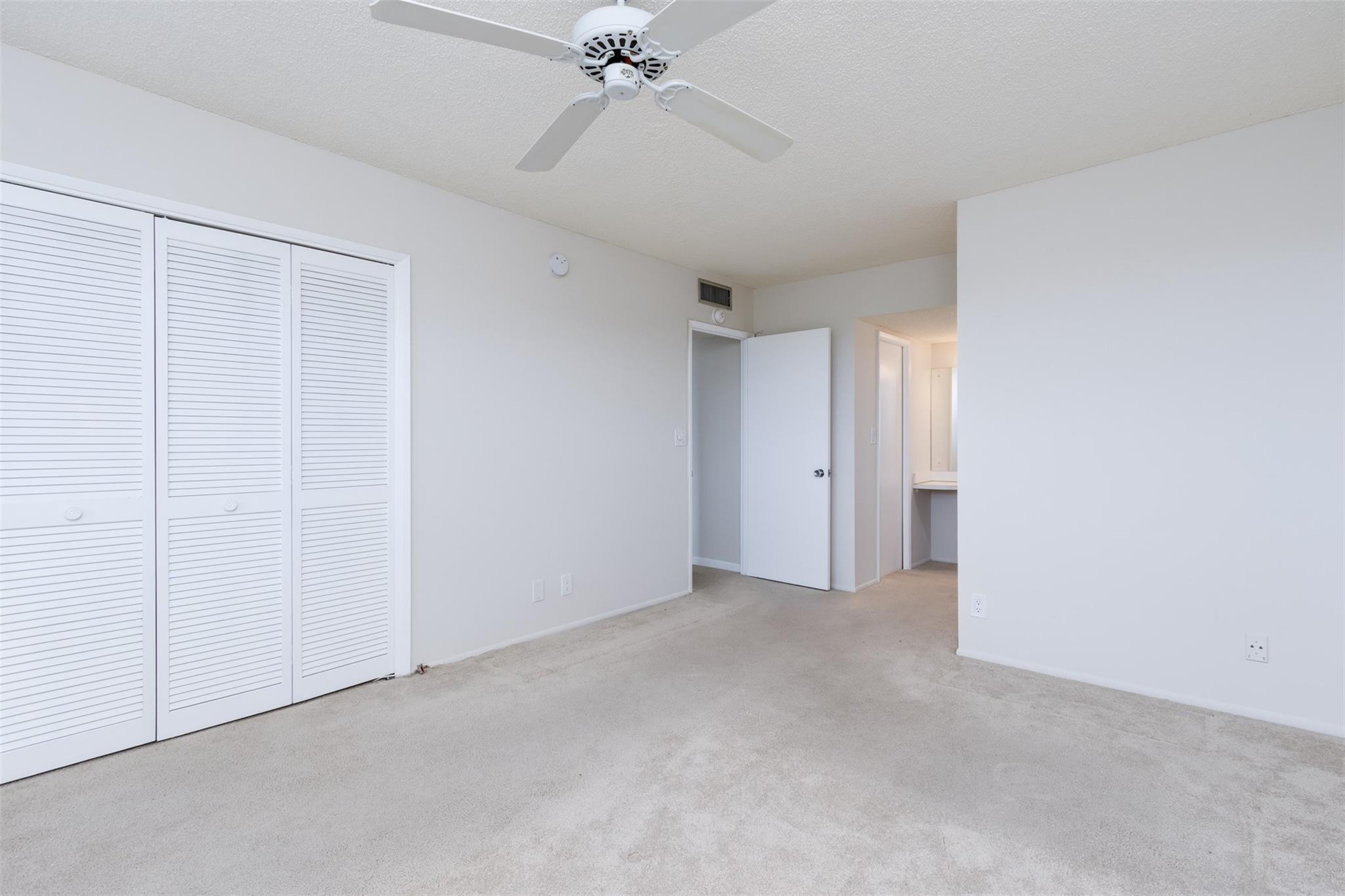 PALM-AIRE COUNTRY CLUB - Residential