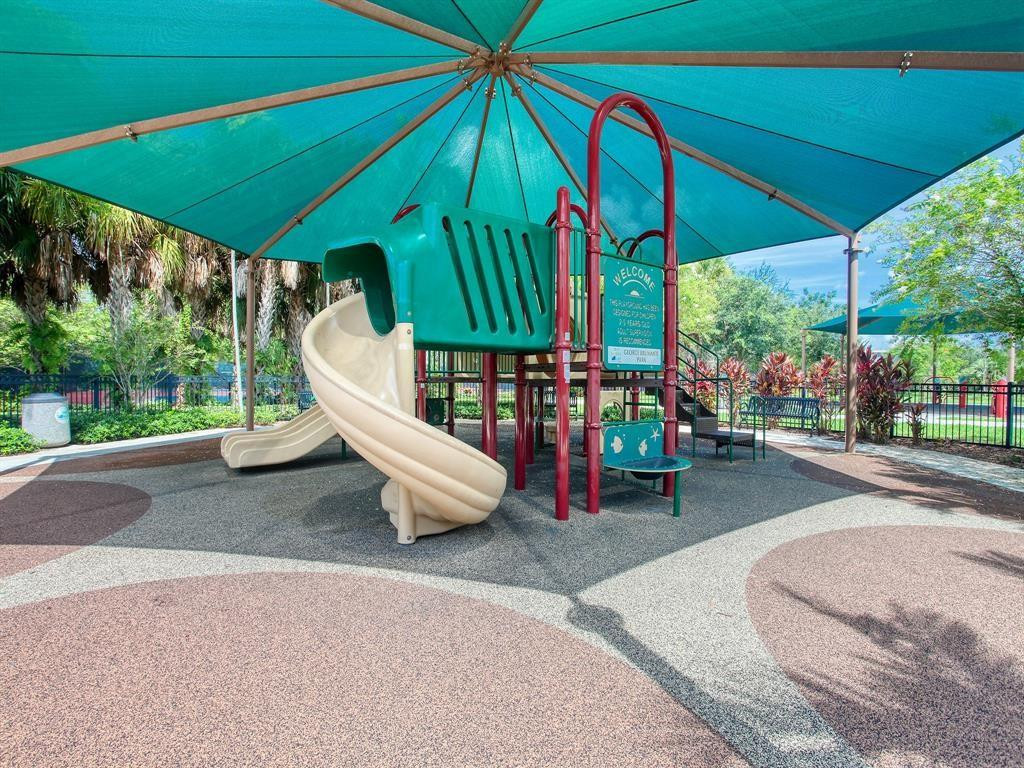 PALM-AIRE COUNTRY CLUB - Residential