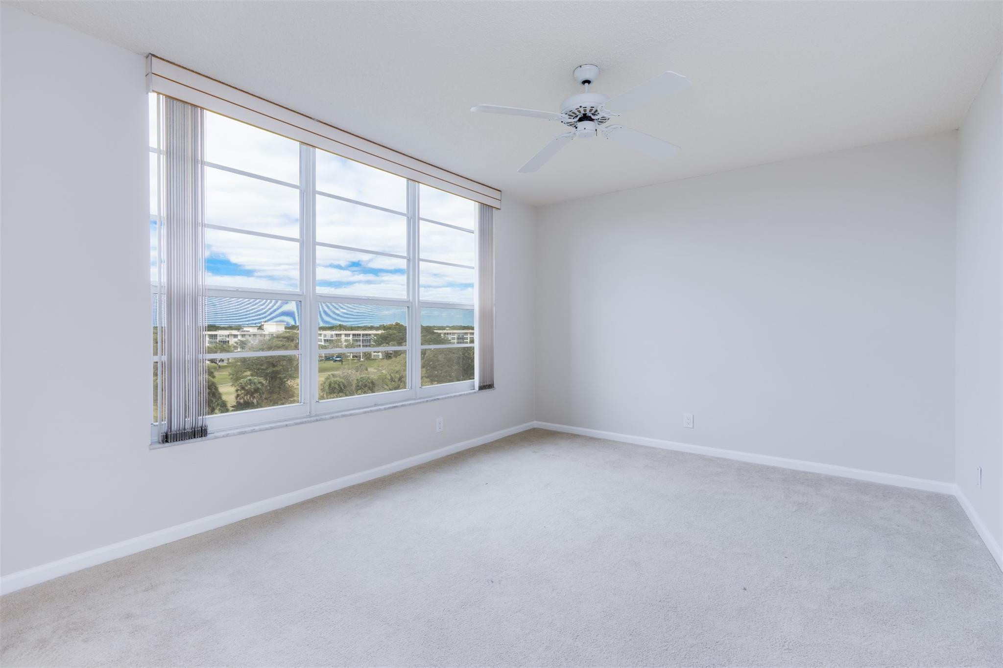 PALM-AIRE COUNTRY CLUB - Residential