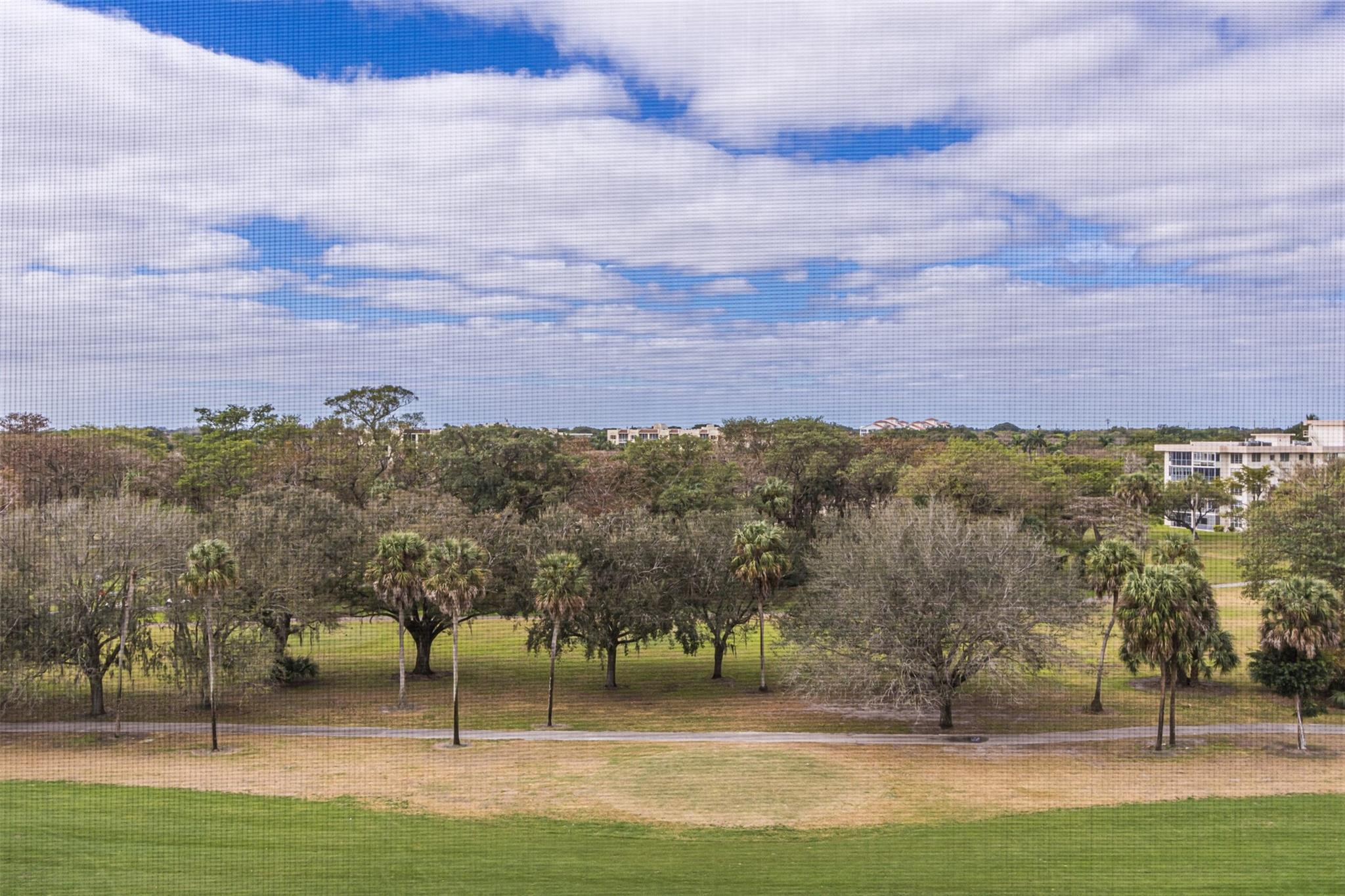 PALM-AIRE COUNTRY CLUB - Residential