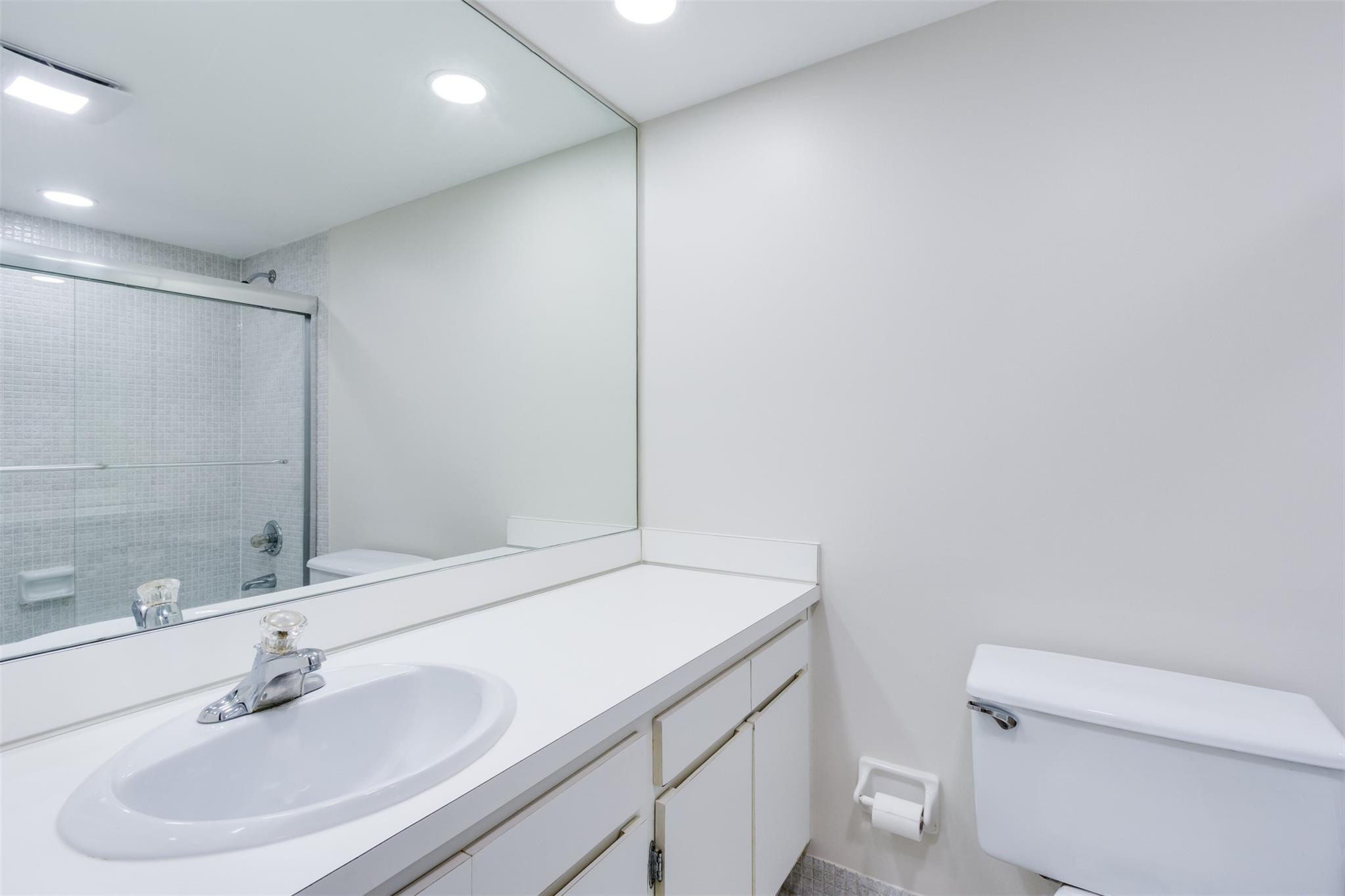 PALM-AIRE COUNTRY CLUB - Residential