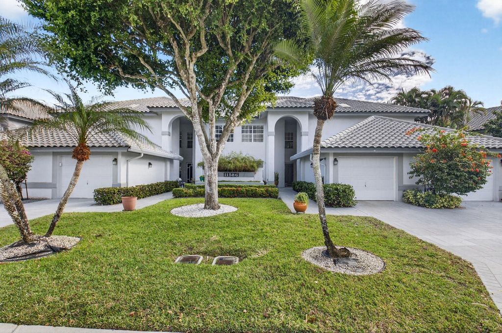 Photo of 11586 Briarwood Circle #4, Boynton Beach, FL 33437 (MLS # F10548545)