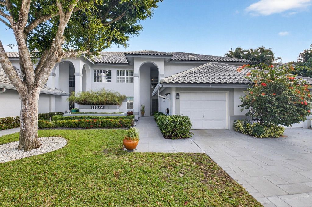 Photo of 11586 Briarwood Circle #4, Boynton Beach, FL 33437 (MLS # F10548545)
