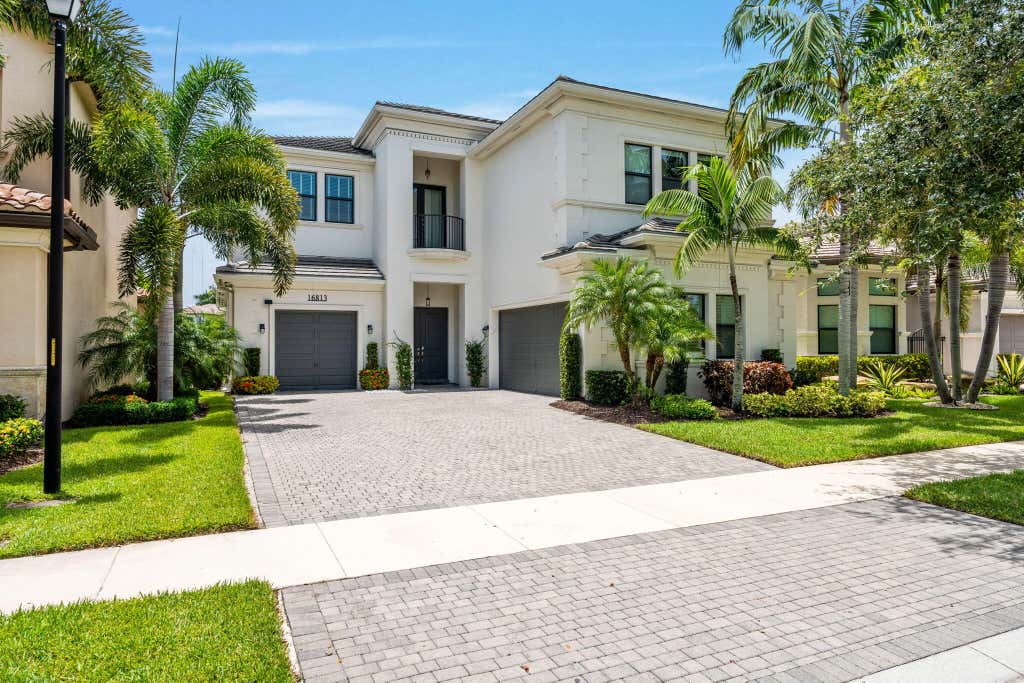 Photo of 16813 PAVILION Way, Delray Beach, FL 33446 (MLS # B26062431)