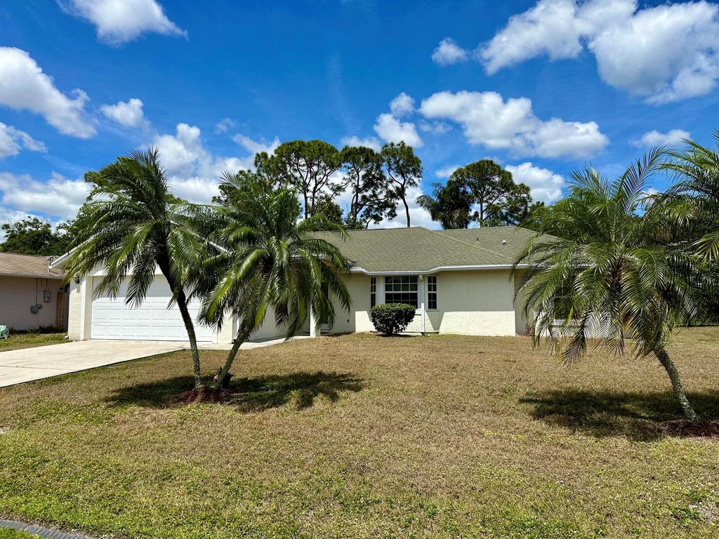 Photo of 361 SE Greenway Terrace, Port Saint Lucie, FL 34983 (MLS # R10976898)