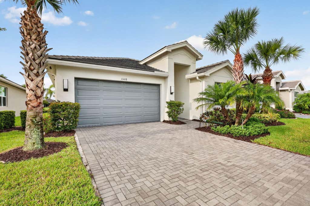 Photo of 11418 SW HAWKINS Terrace, Port Saint Lucie, FL 34987 (MLS # B26057701)