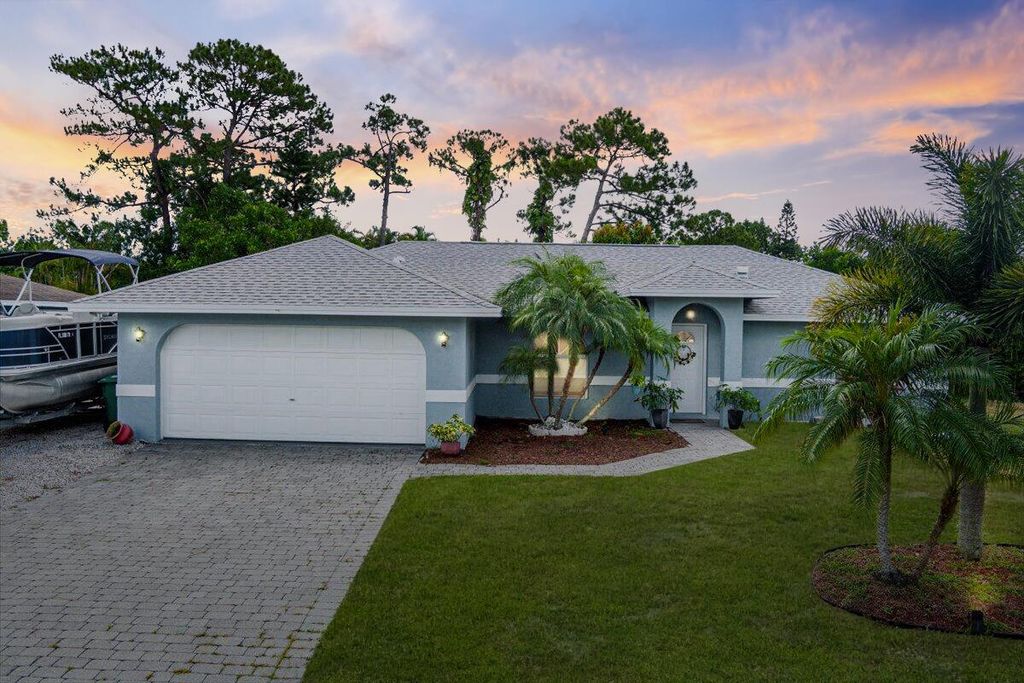 Photo of 106 SE Crosspoint Drive, Port Saint Lucie, FL 34983 (MLS # R11140653)