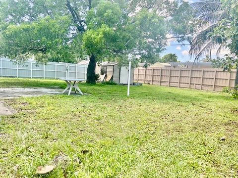 Tiny photo for 4940 SW 18th Street, Fort Lauderdale, FL 33317 (MLS # B26028252)
