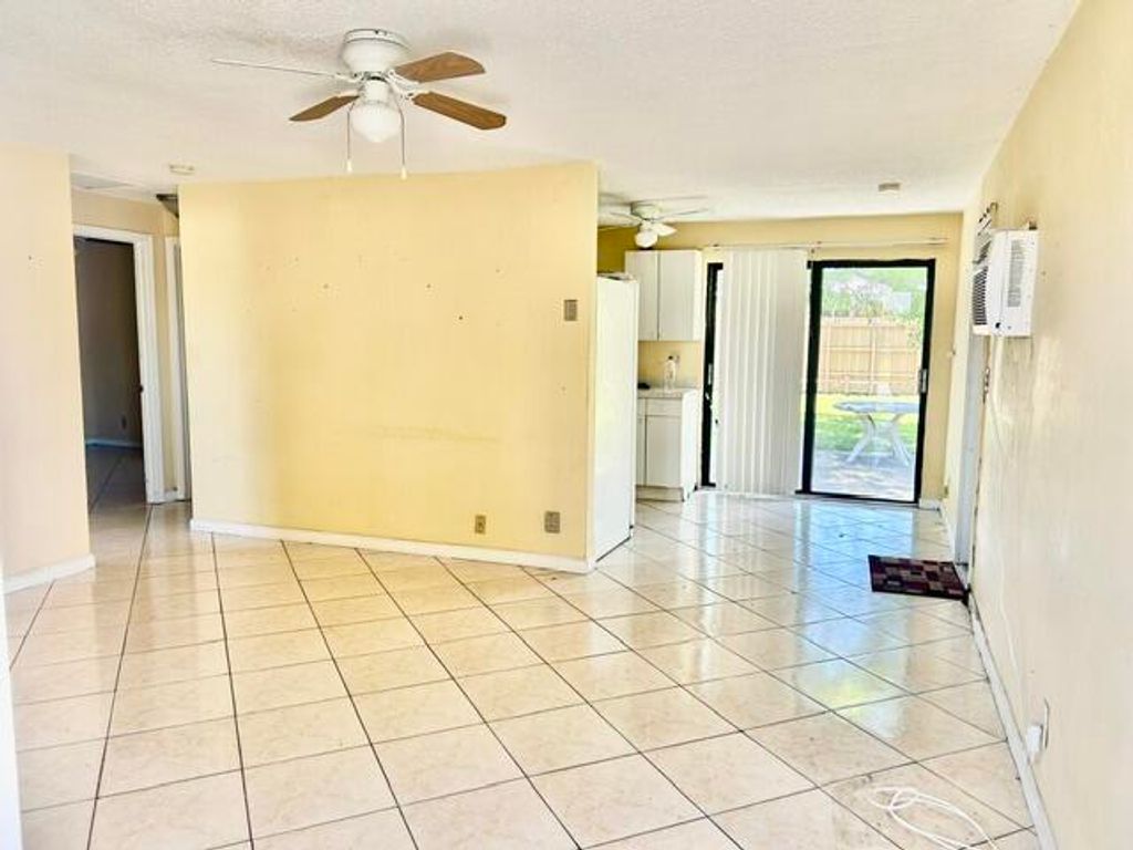 Photo of 4940 SW 18th Street, Fort Lauderdale, FL 33317 (MLS # B26028252)
