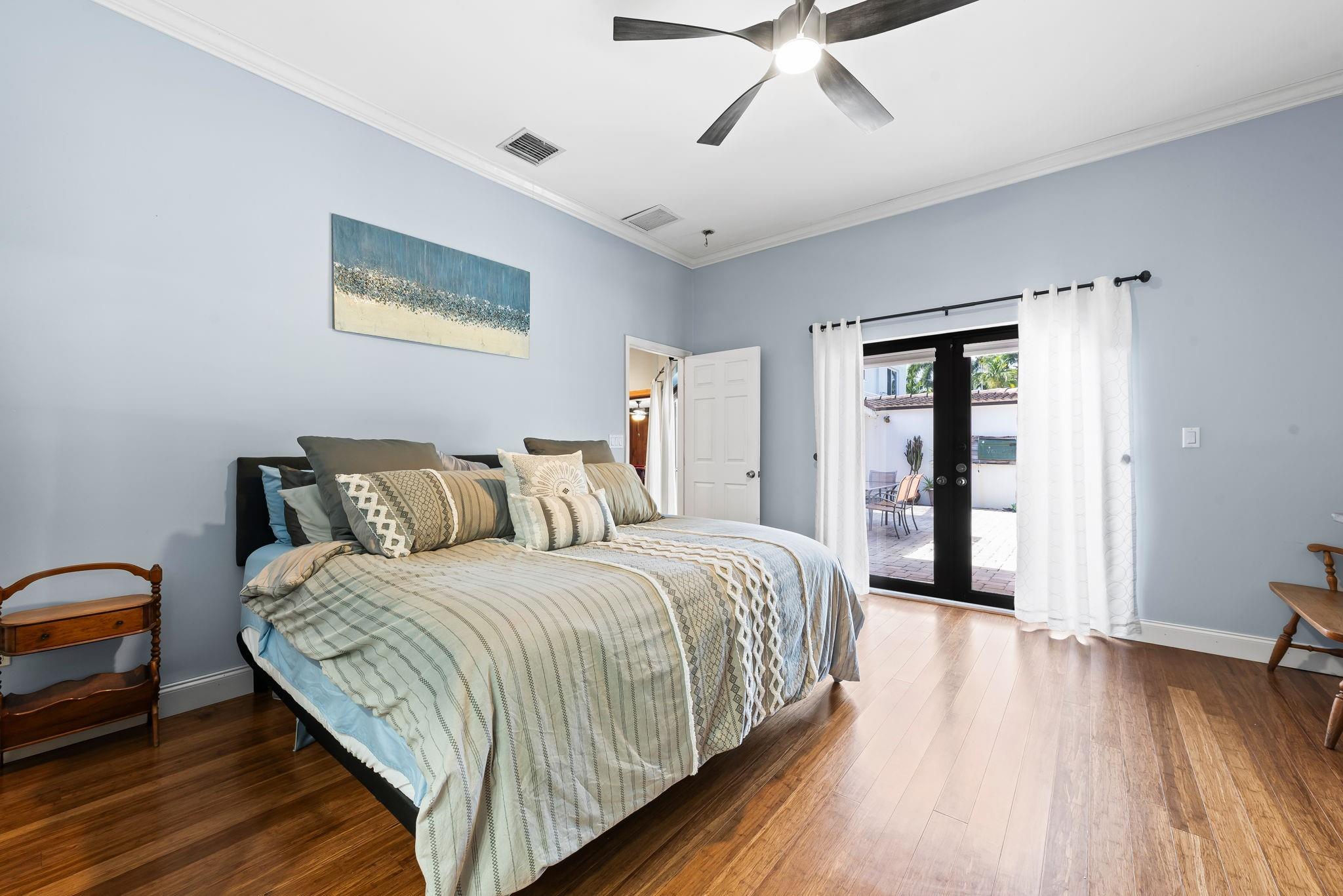 Hollywood 1-21 B - Residential