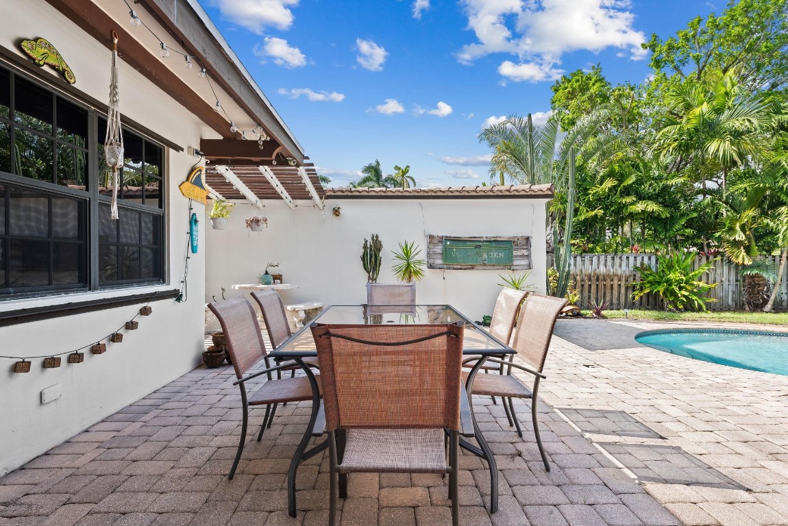 Hollywood 1-21 B - Residential